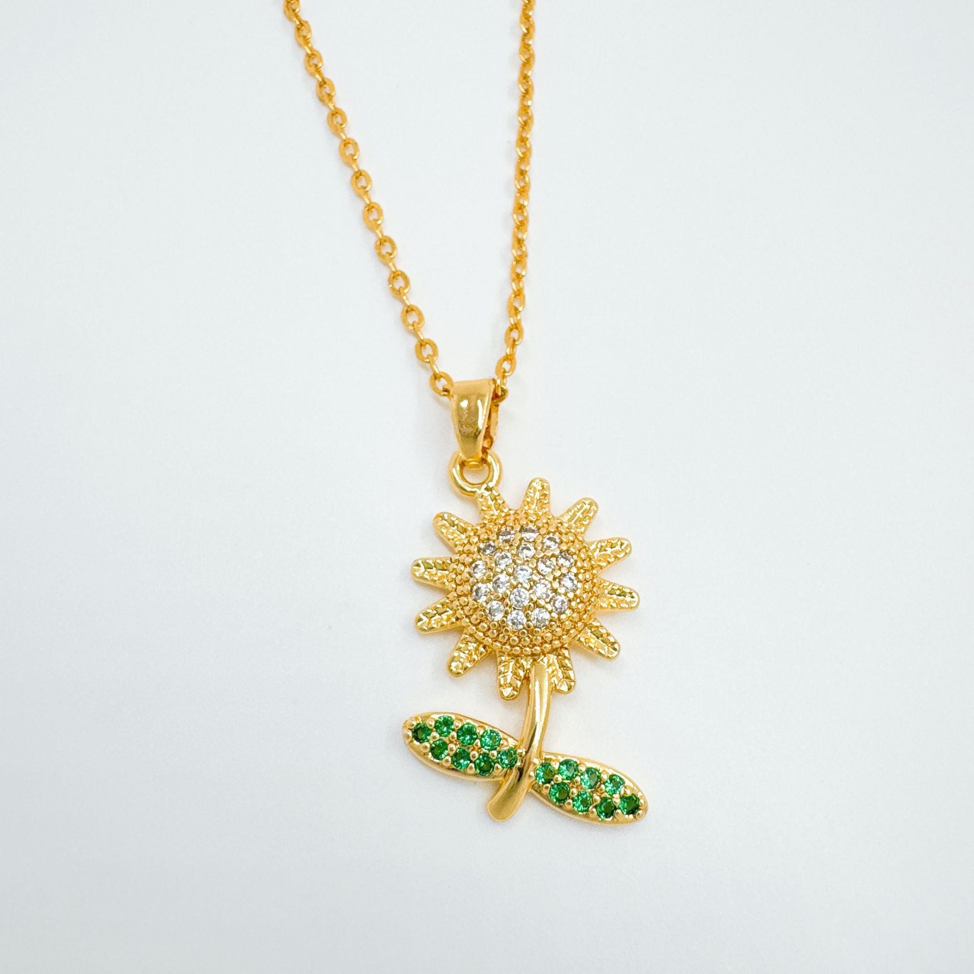 Wholesale Gold Plated Copper Zircon Necklace Sweet Cool Flower Pendant Boutique Resale