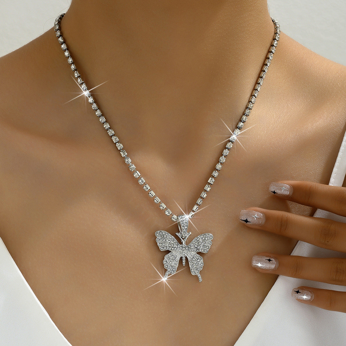 Wholesale Gold-Tone Rhinestone Butterfly Pendant Two-Layer Necklace for Women Trendy Fashion Accessory