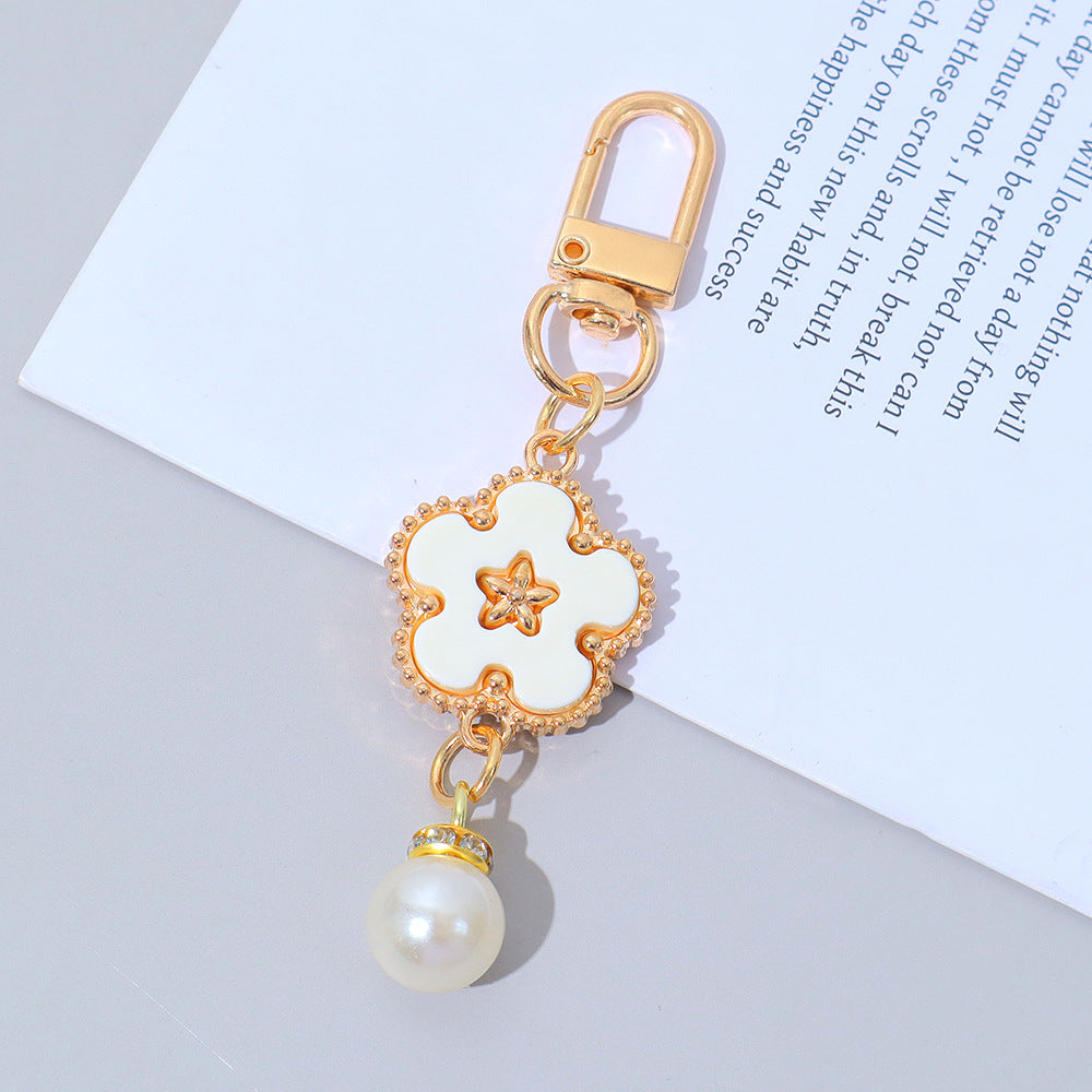 Wholesale Sweet Floral Pearl Keychain Bag Pendant Fashion Accessory Boutique Resale