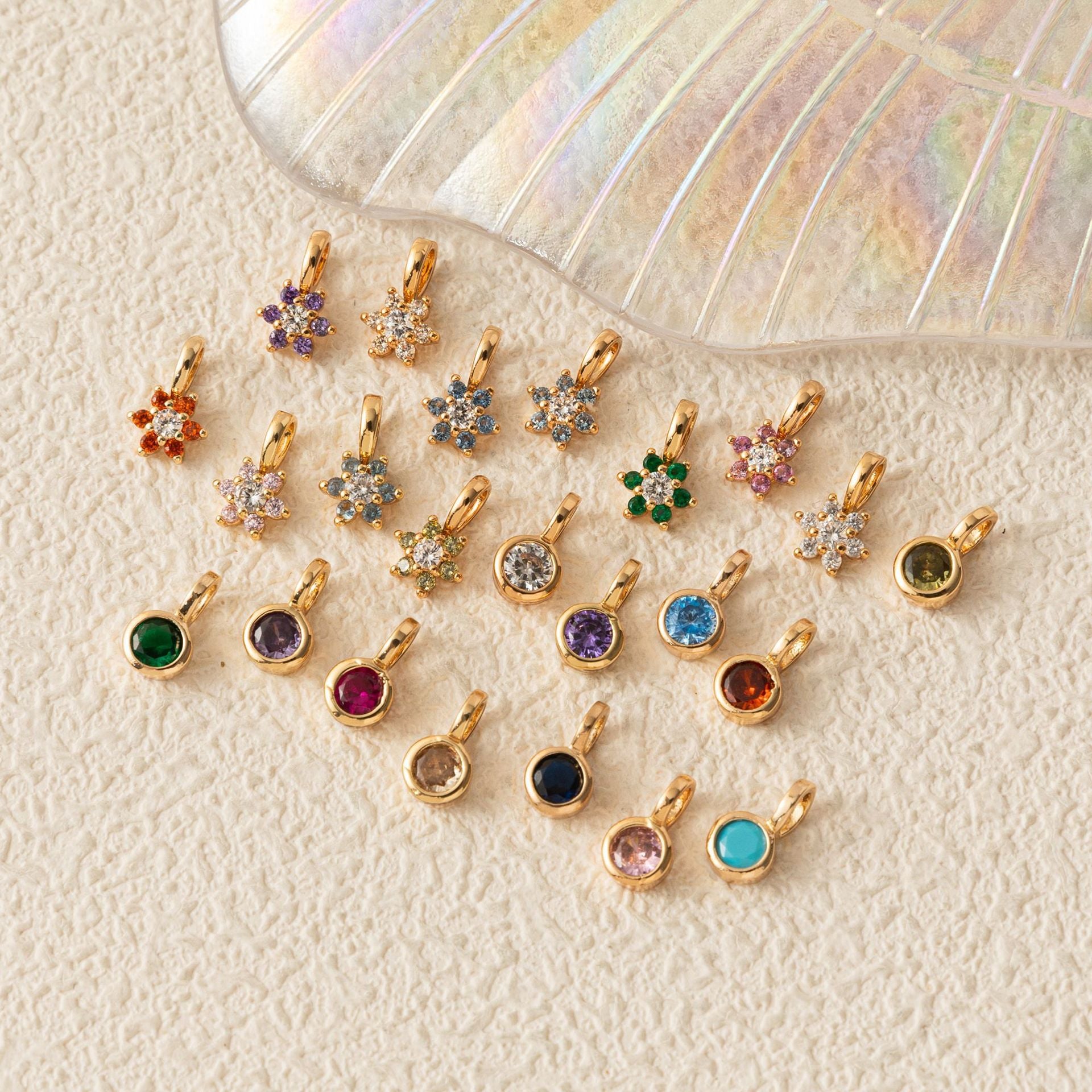 Wholesale Flower-shaped colored zircon pendant