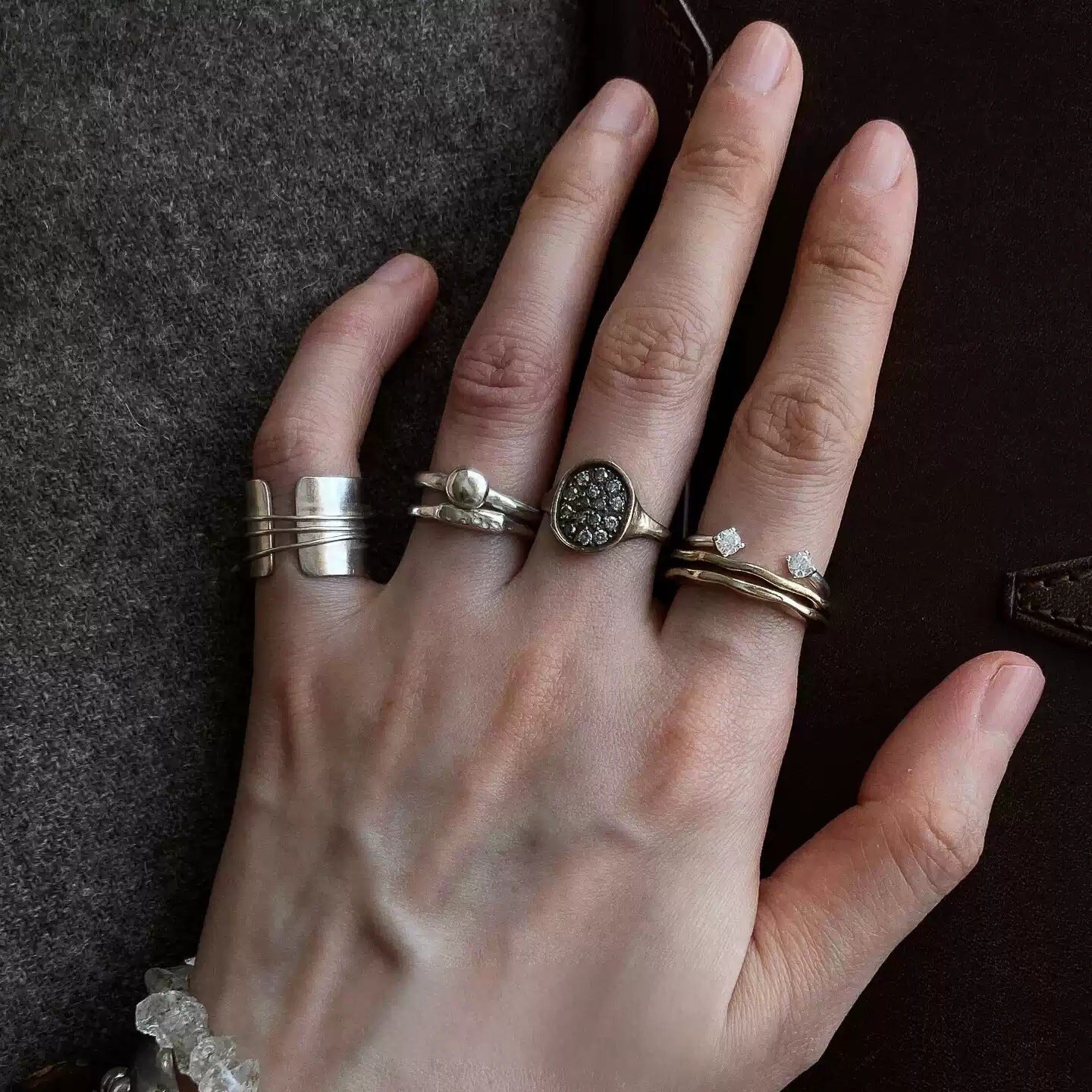 Wholesale Vintage Textured Adjustable Open Ring with Pearl Element Retro Design Jewelry Accessory for Women Everyday Gift
