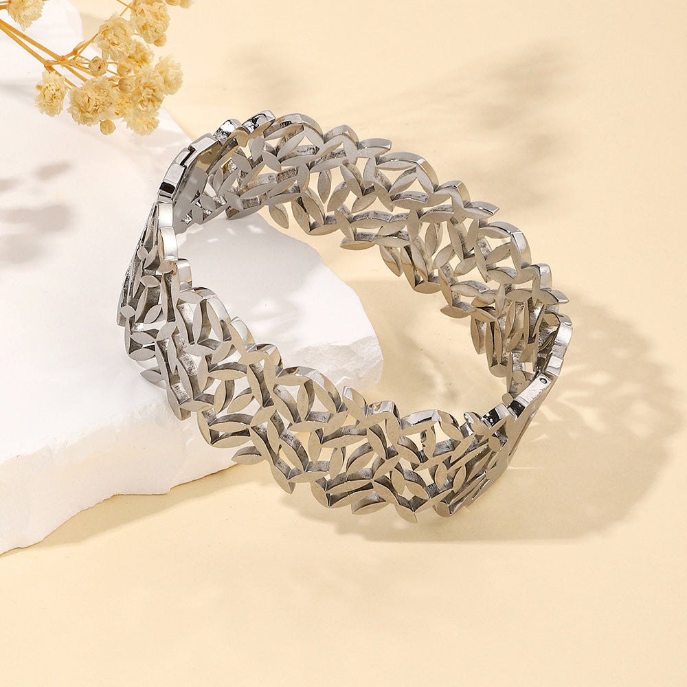 Wholesale Golden Stainless Steel Zircon Hollow Bracelet Retro Titanium Steel Bracelet Ornament Vintage  ACC-BT-Yazhi001