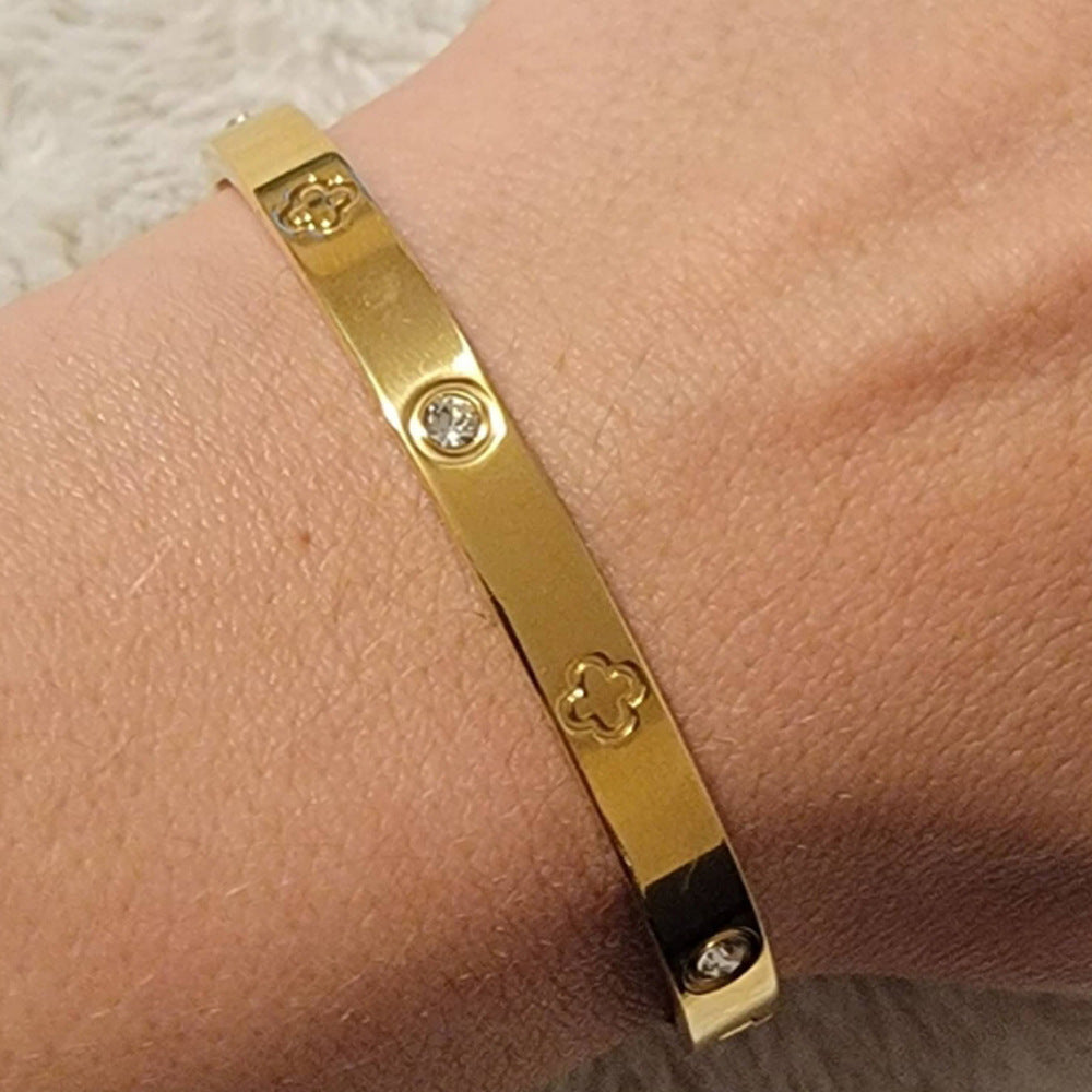 Wholesale 2PCS Steel and titanium four-leaf clover bracelet with zircon setting ACCVIP