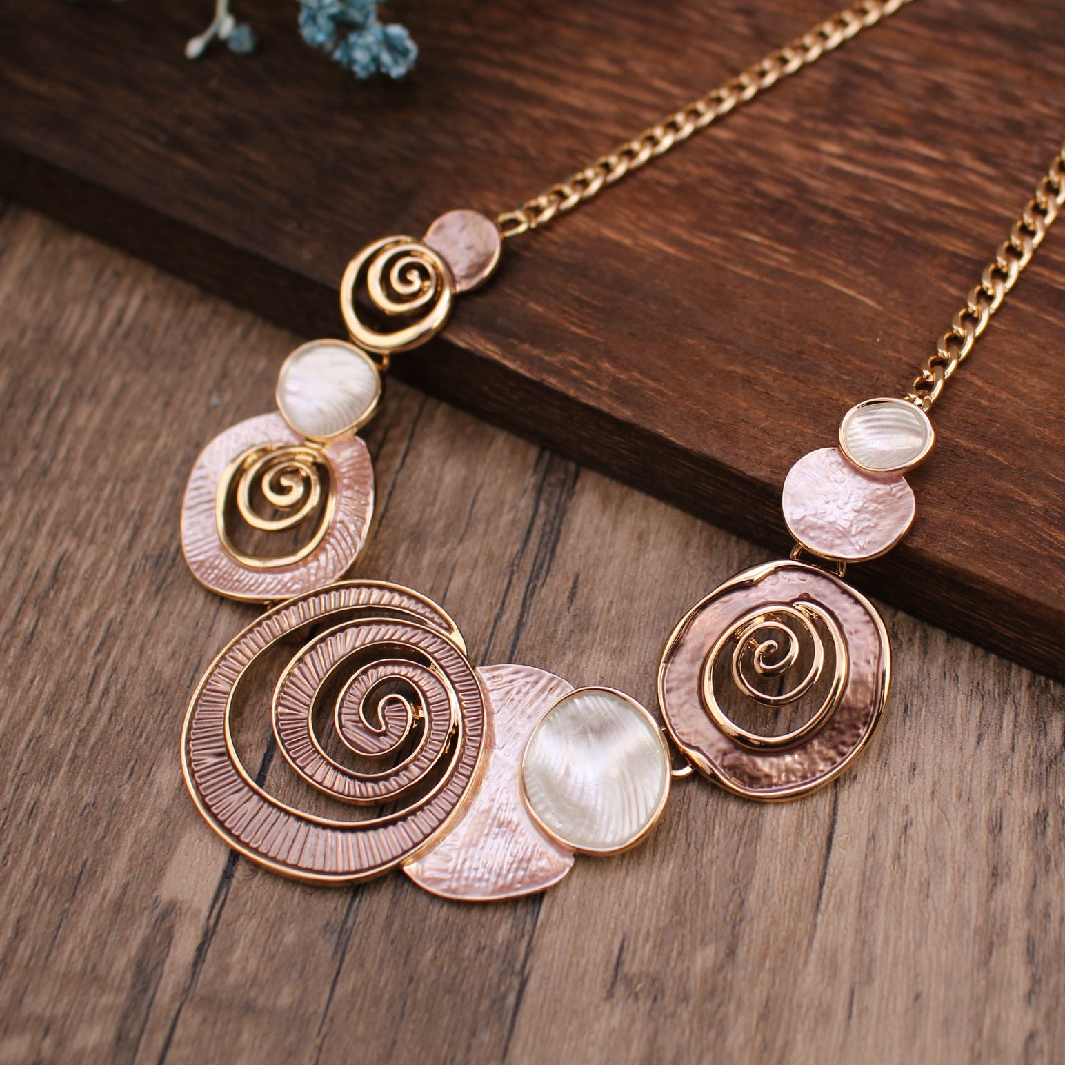 Wholesale Colorful Oil Painting Hollow Conch Necklaces ACC-NE-Taol001
