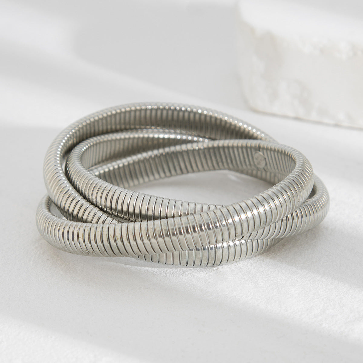 Wholesale Stacking style wrapped alloy hug water drop glossy bracelet set