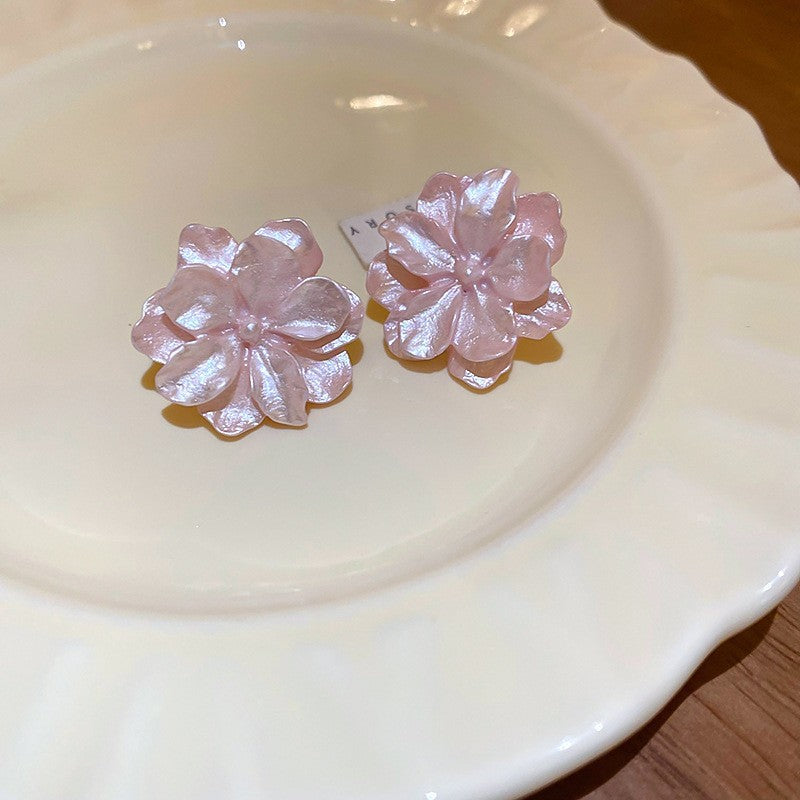 Wholesale French Vintage Camellia Flower Earrings Alloy Electroplated Jewelry Accessory
