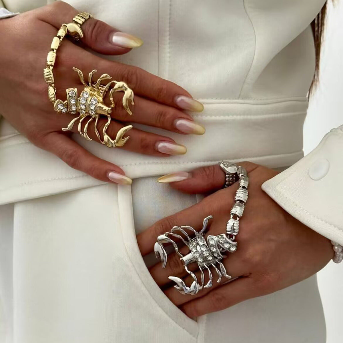 Anello a catena con scorpione incastonato di diamanti esagerato all'ingrosso