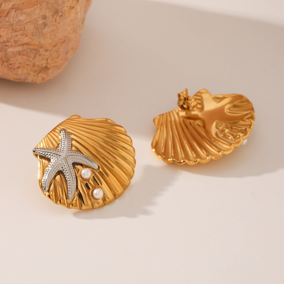 Wholesale 18K Gold Stainless Steel Earrings Ocean Style Series Starfish Fashion Light Luxury  Earrings