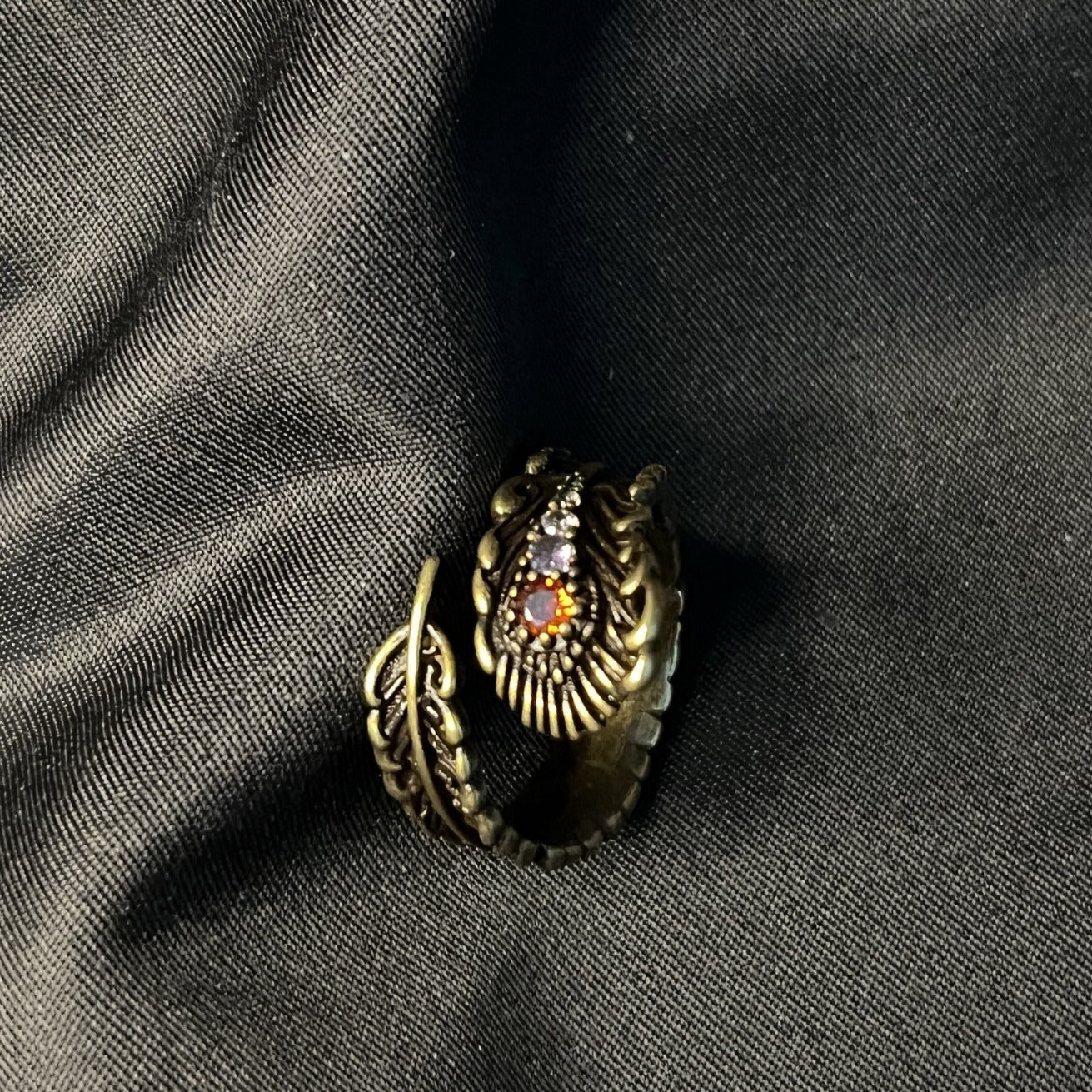 Wholesale vintage black gold all-match zircon feather open ring