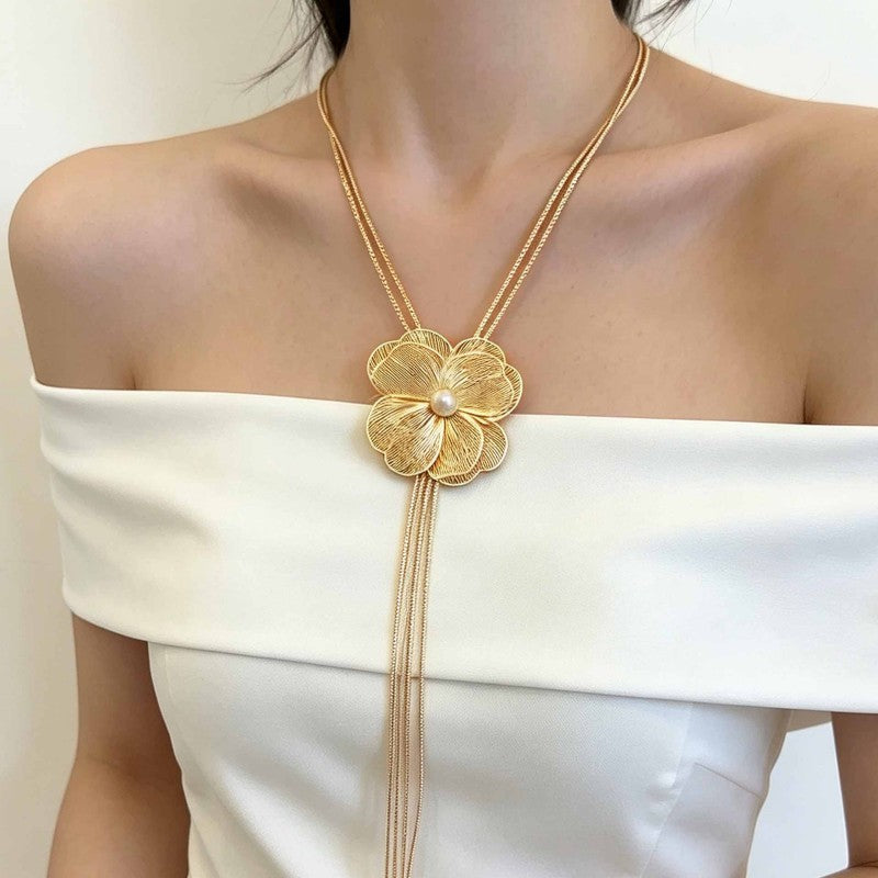Wholesale Vintage Metal Flower Pearl Tassel Necklace Long French Style Sweater Chain Chic Jewelry Accessory