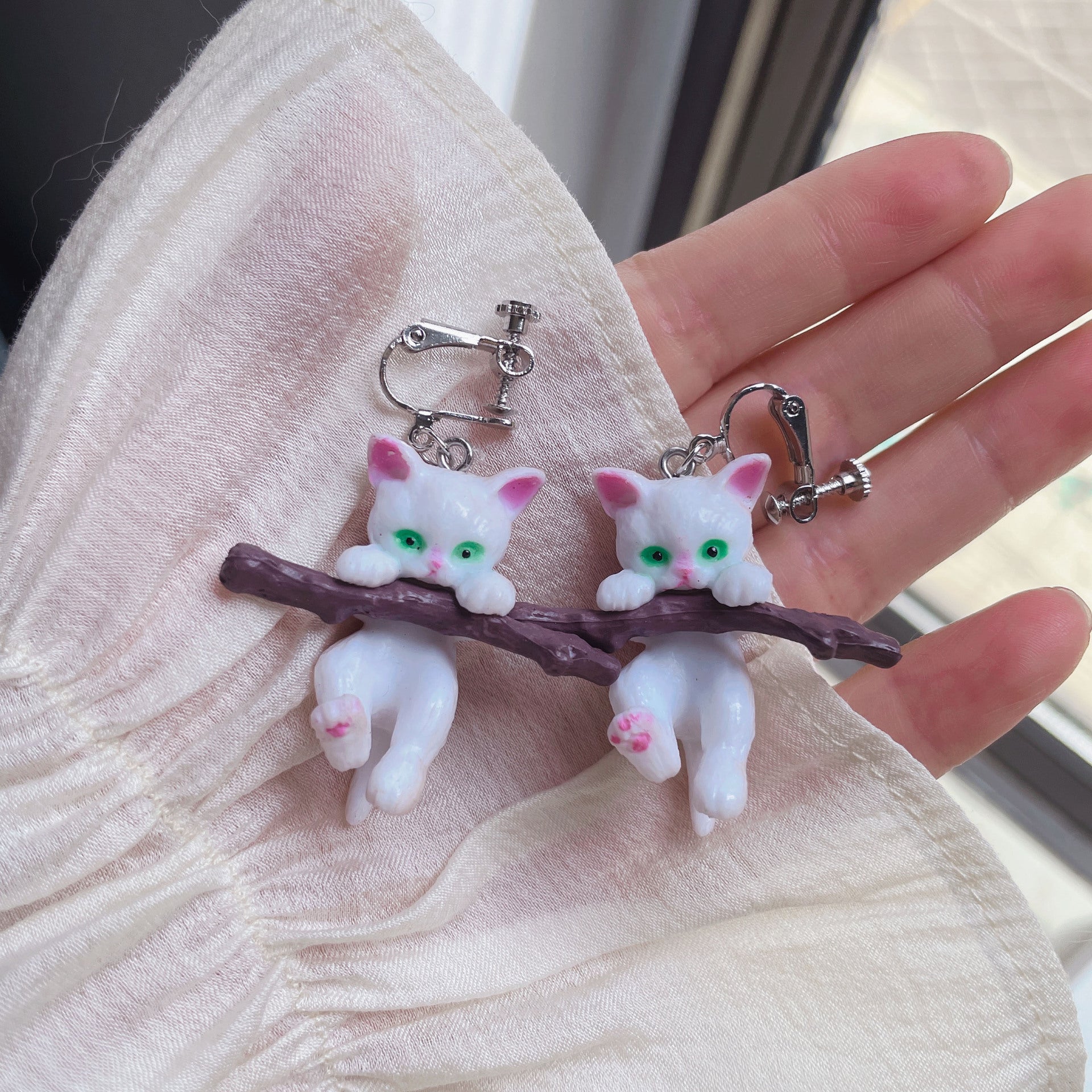 Wholesale Three-dimensional Tree Hugging Cat Earrings ACC-ES-Yijia010