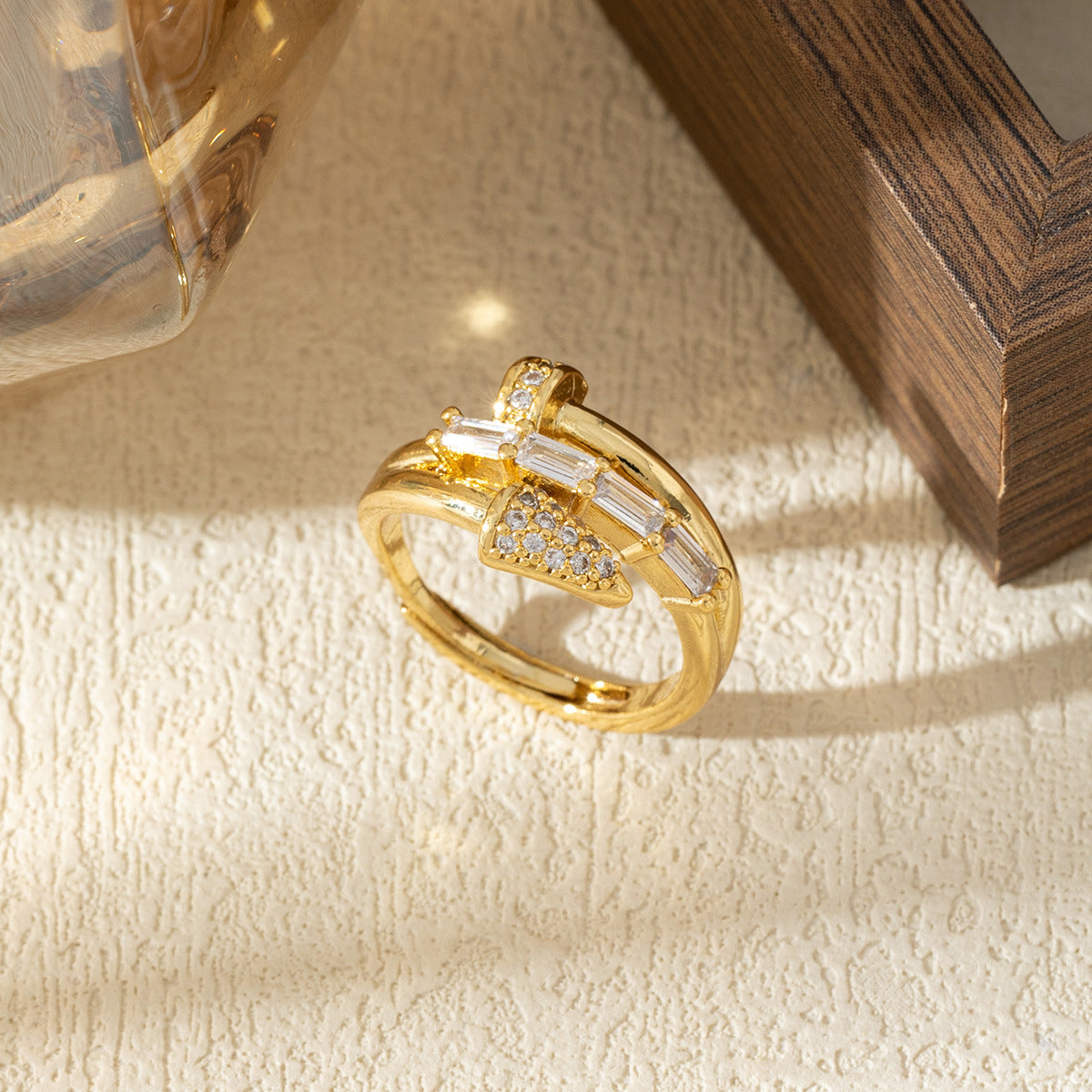 Wholesale Copper Zircon Gold-Plated Vintage Ring with Diamond Inlay,  Adjustable Open Knuckle Ring for Everyday Jewelry Accessory