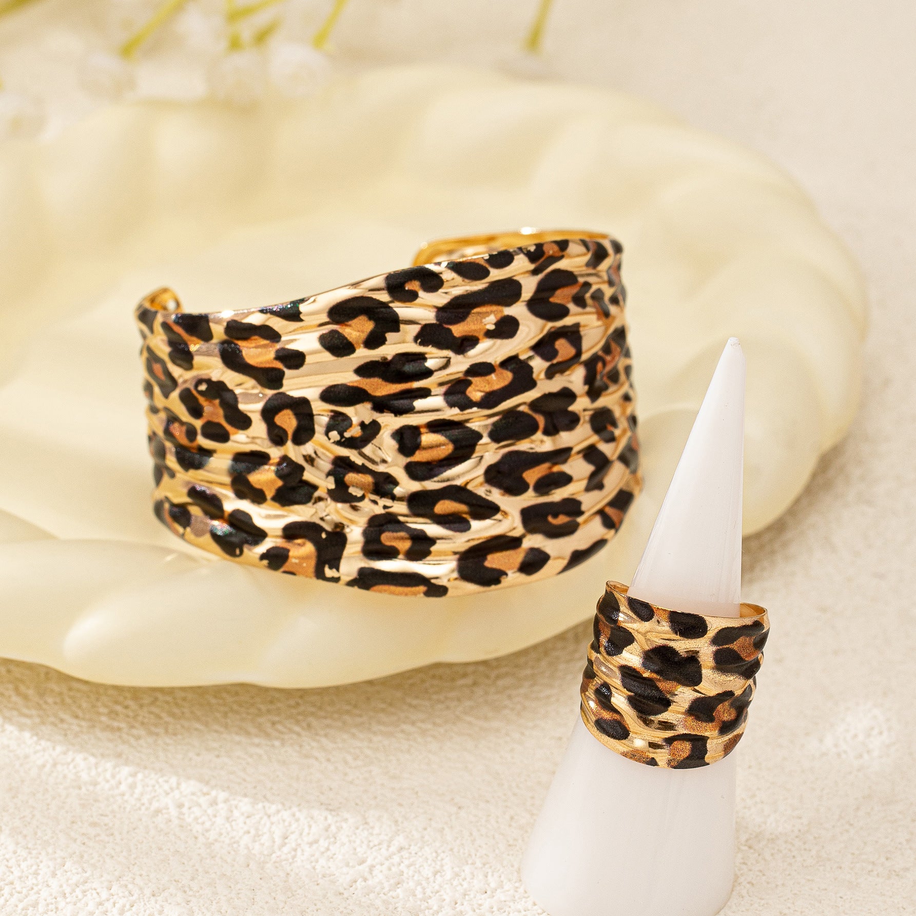 Wholesale Chic Leopard Geometric Irregular 2 Piece Bracelet And Ring Set For Women Alloy Electroplated Fashion Accessory Party Street Style Gift