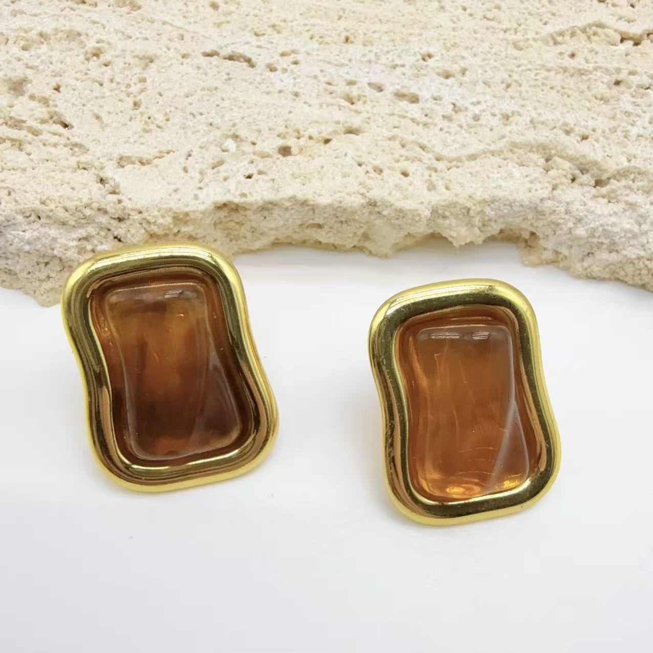 Wholesale Retro Irregular Design Earrings,  Electroplated Resin,  Party Jewelry Accessory