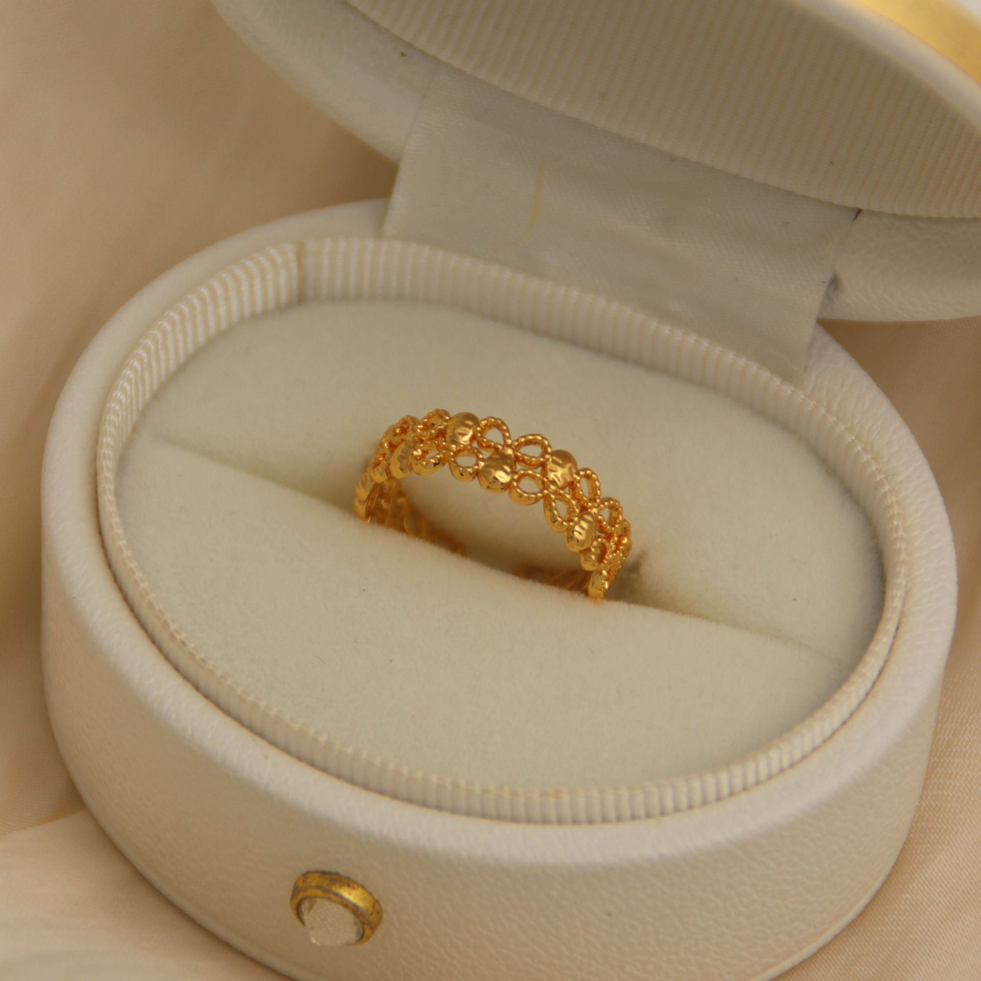 Großhandel ohne verblassende 18K -Titan -Stahlring