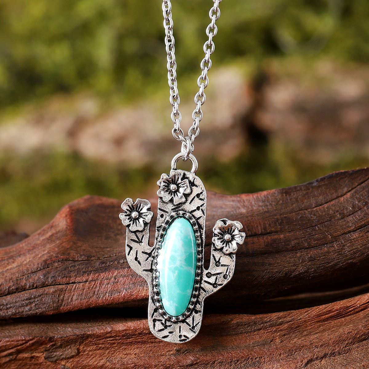 Wholesale Retro Cactus Pendant Necklace with Turquoise Inlay Zinc Alloy Electroplated Fashion Accessory