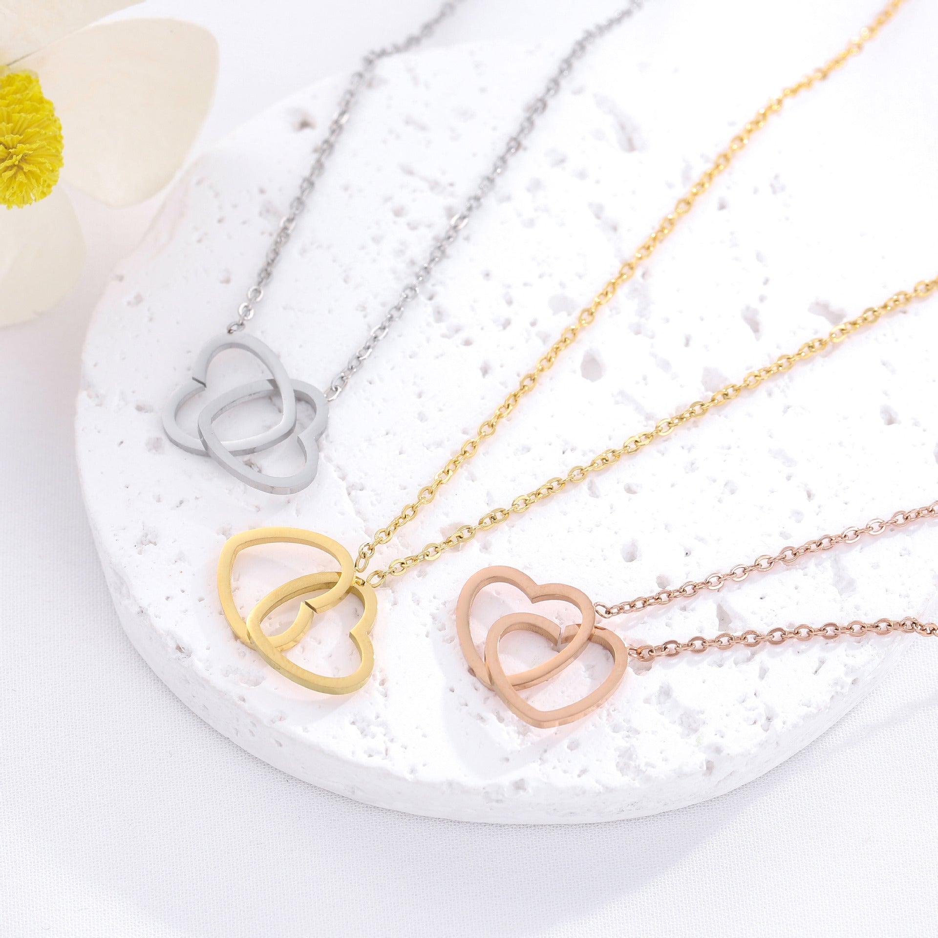 Wholesale Titanium Steel Non-Fading Love Interlocking Necklace