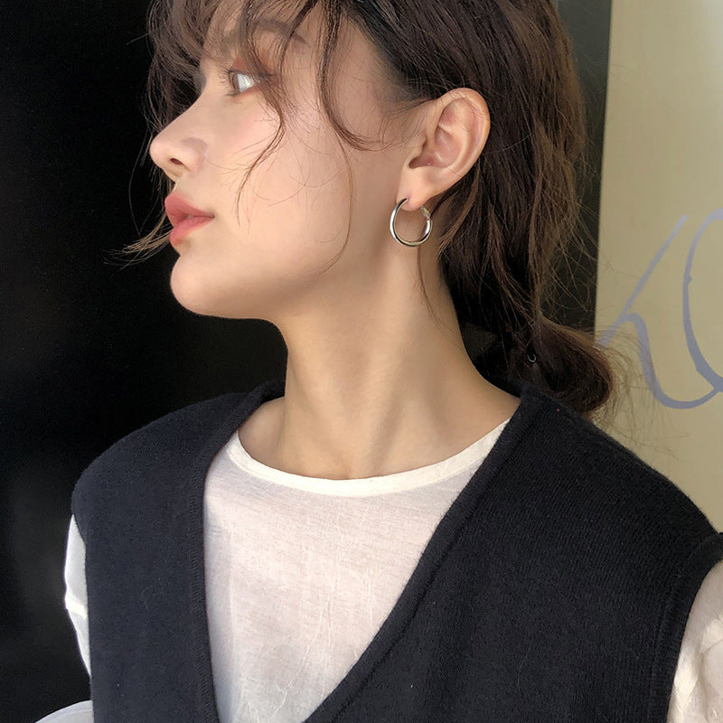 Wholesale Electroplated Metal Circle Earrings Korean Minimalist Jewelry Accessory