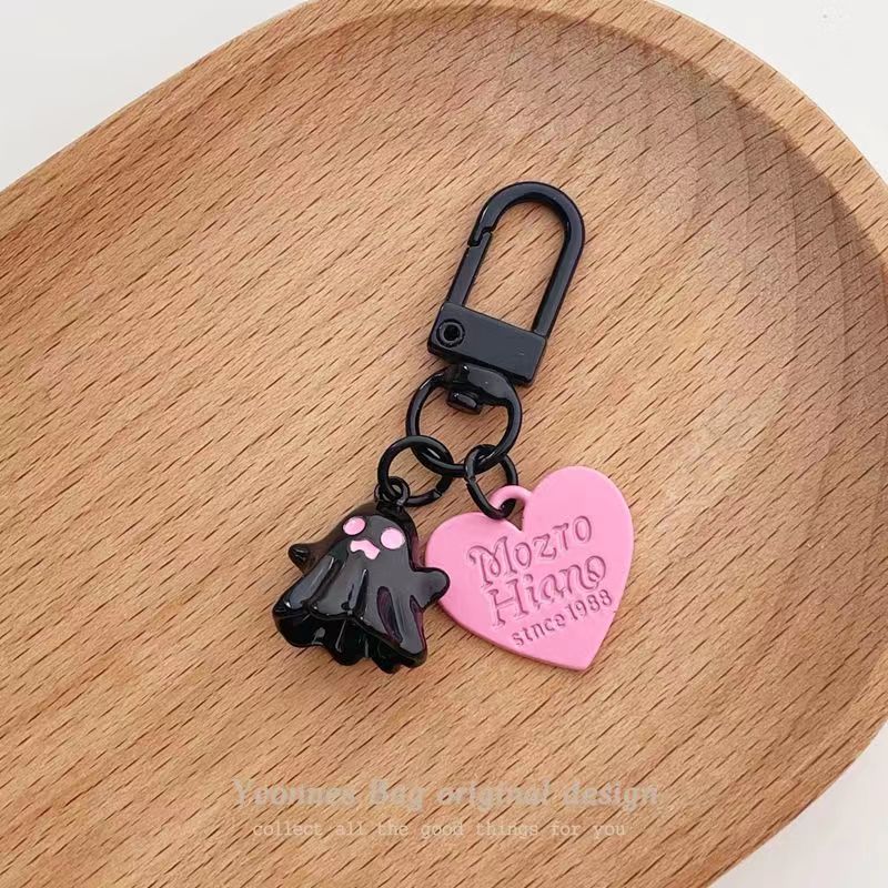 Wholesale Cute Ghost Heart Keychain Zinc Alloy Pink Black Earphone Pendant Car Key Accessory Decorative Gift