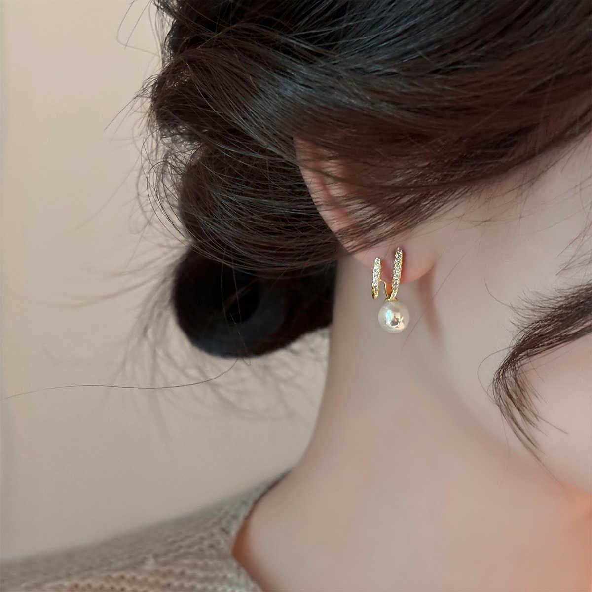 Wholesale Japanese Korean Style Imitation Pearl Stud Earrings with Zircon Accents - Boutique Resale Fashion Accessory