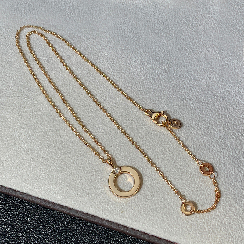 Wholesale  Roman Coin Curved Inscription Light Luxury Clavicle Chain Necklaces