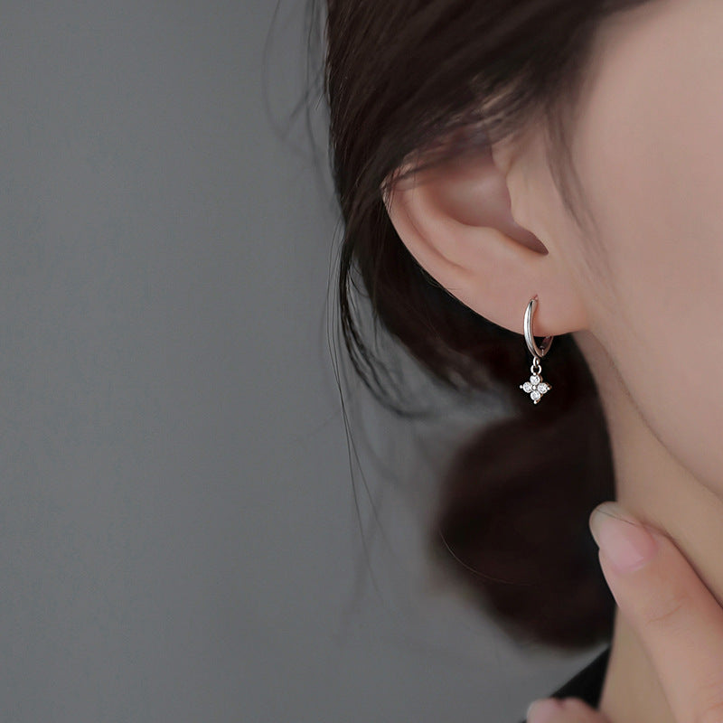 Wholesale four-leaf clover light luxury earrings