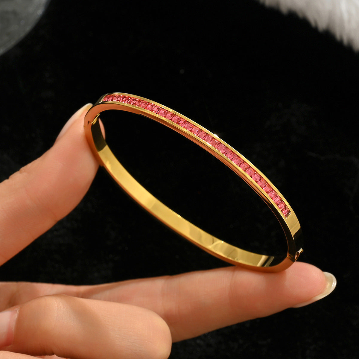 Wholesale Titanium Steel Gold Electroplated Studded Bracelet Set Fashion Jewelry Accessory
