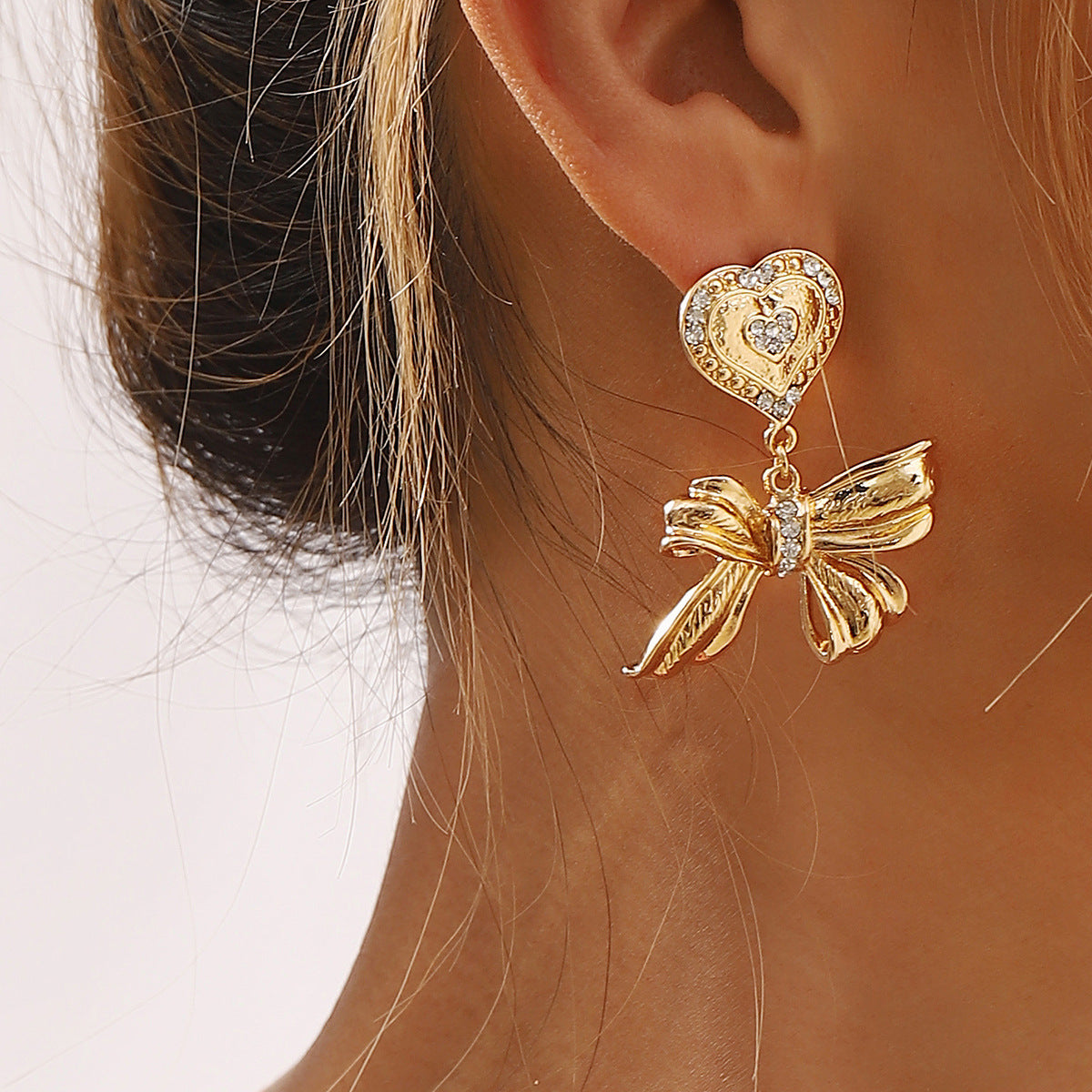 Wholesale Middle vintage Retro Elegant Earrings French Court Style  Love Heart Butterfly Earrings