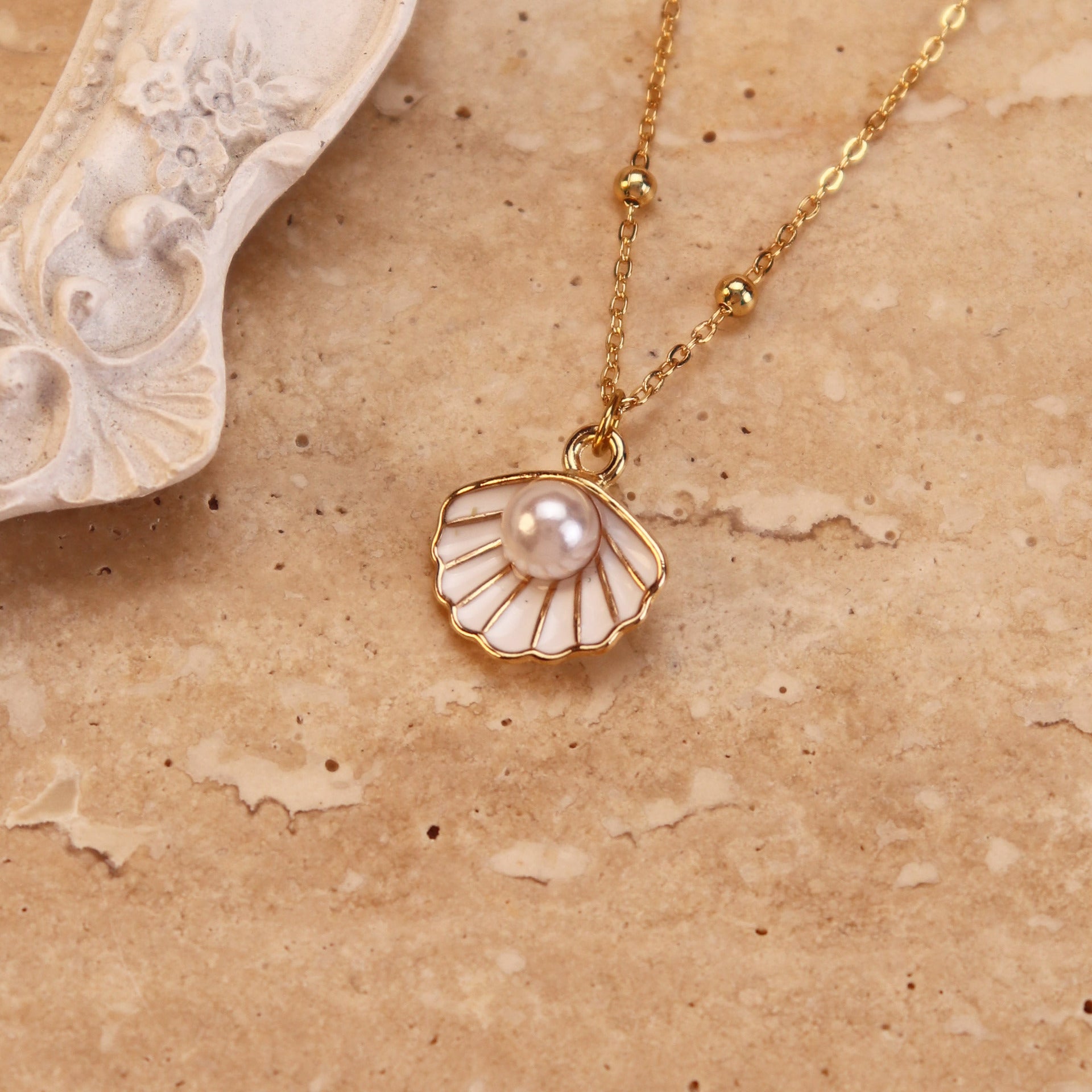 Wholesale Bohemia do not fade titanium steel pearl shell conch necklace