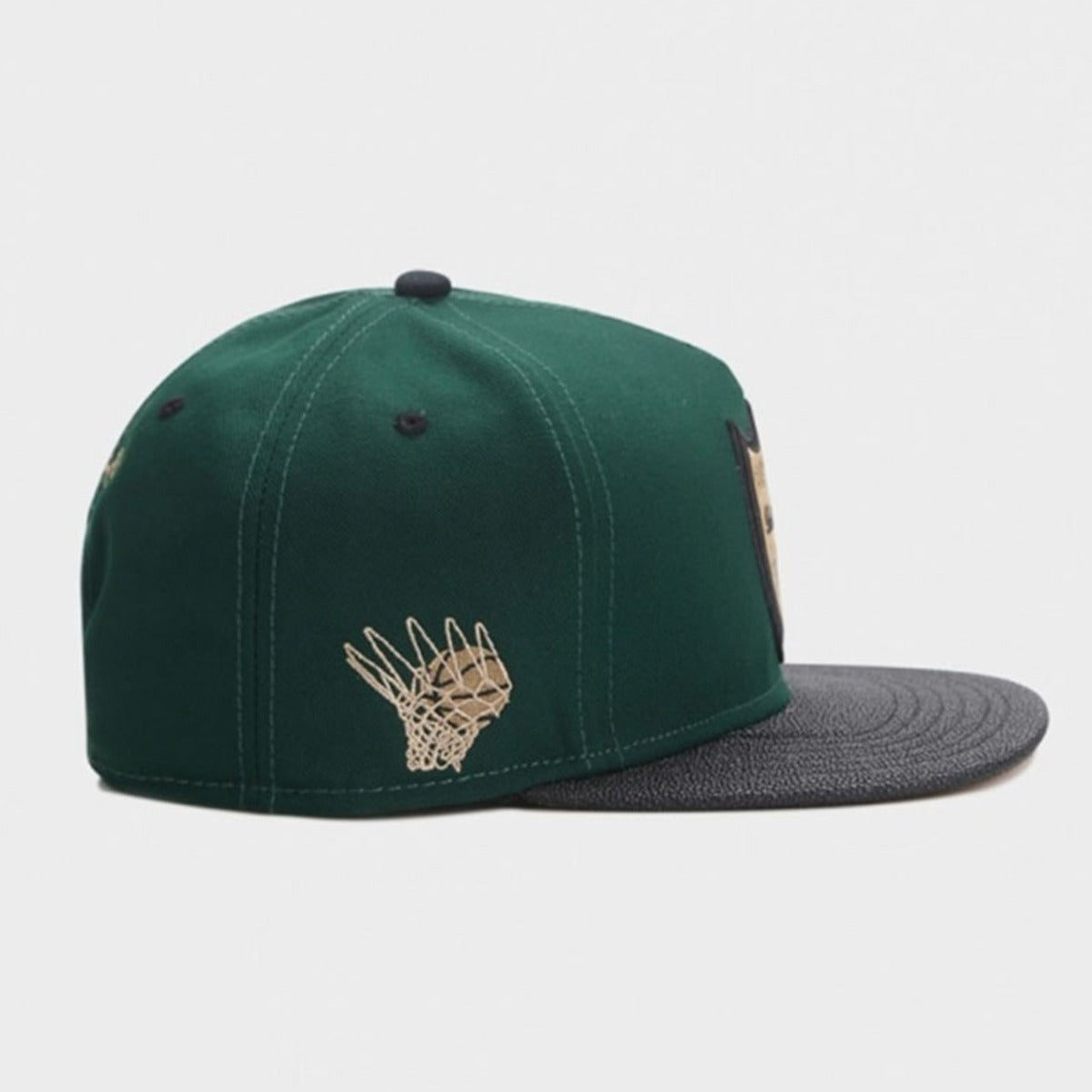 Wholesale green hip-hop adjustable breathable flat-brimmed hat  baseball hat