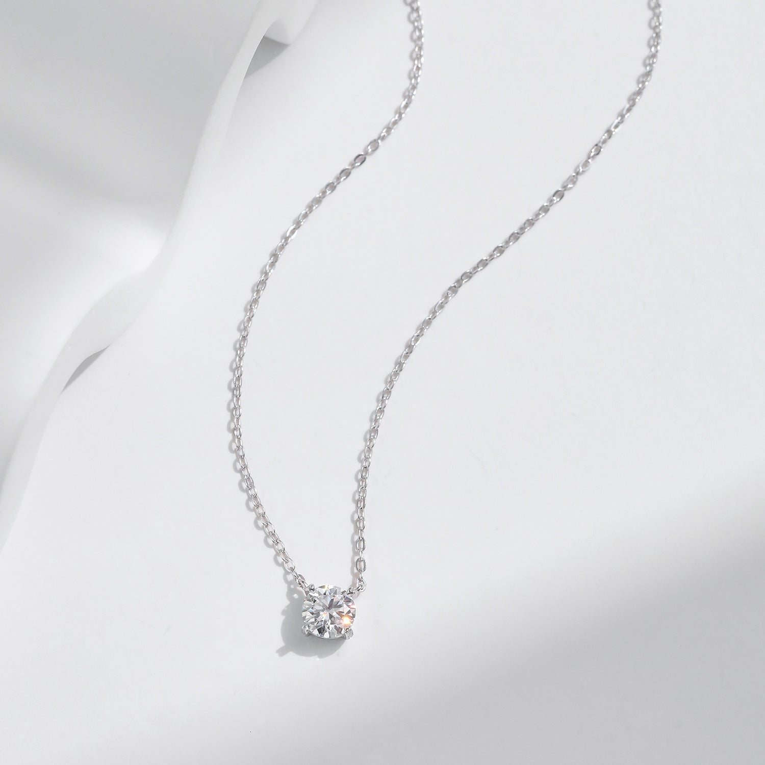 Wholesale  Diamond S925 Sterling Silver  Four-claw Flash Diamond Necklace