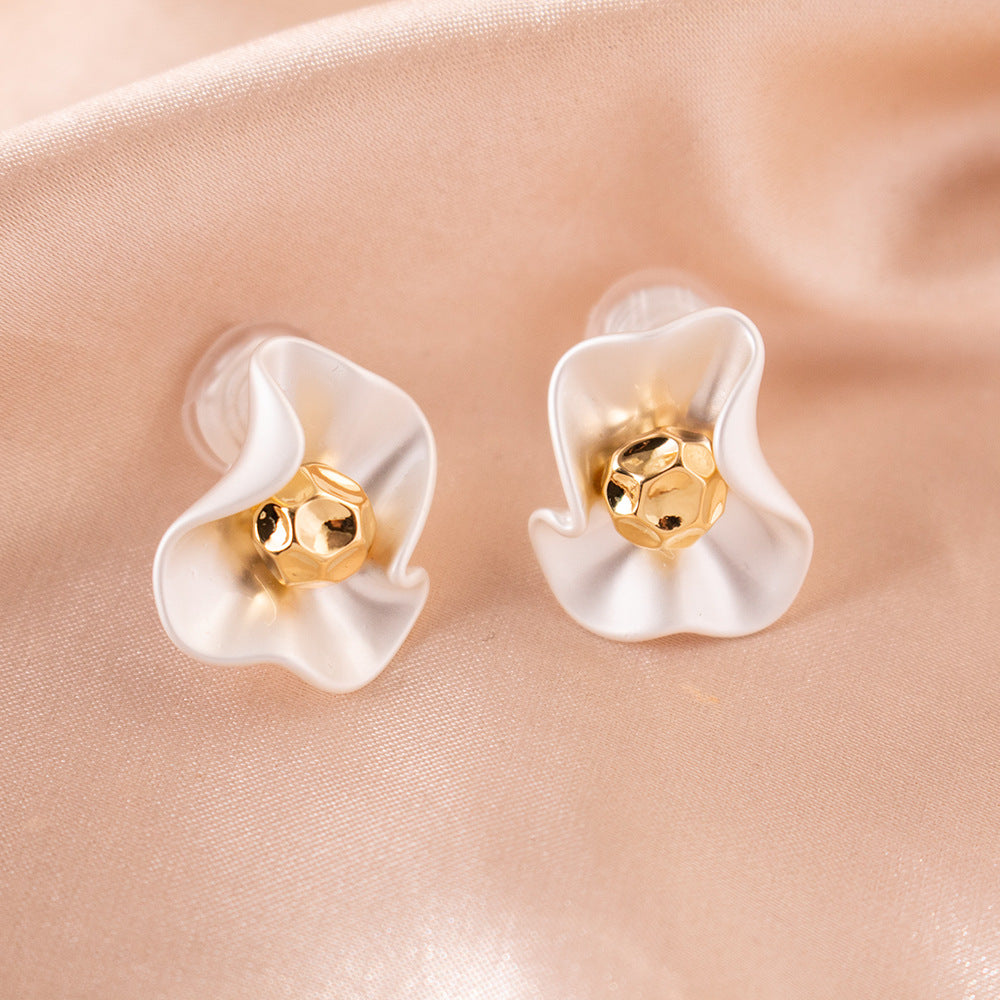 Wholesale Light Luxury Pleated Flower Ear Clip Retro  Earrings