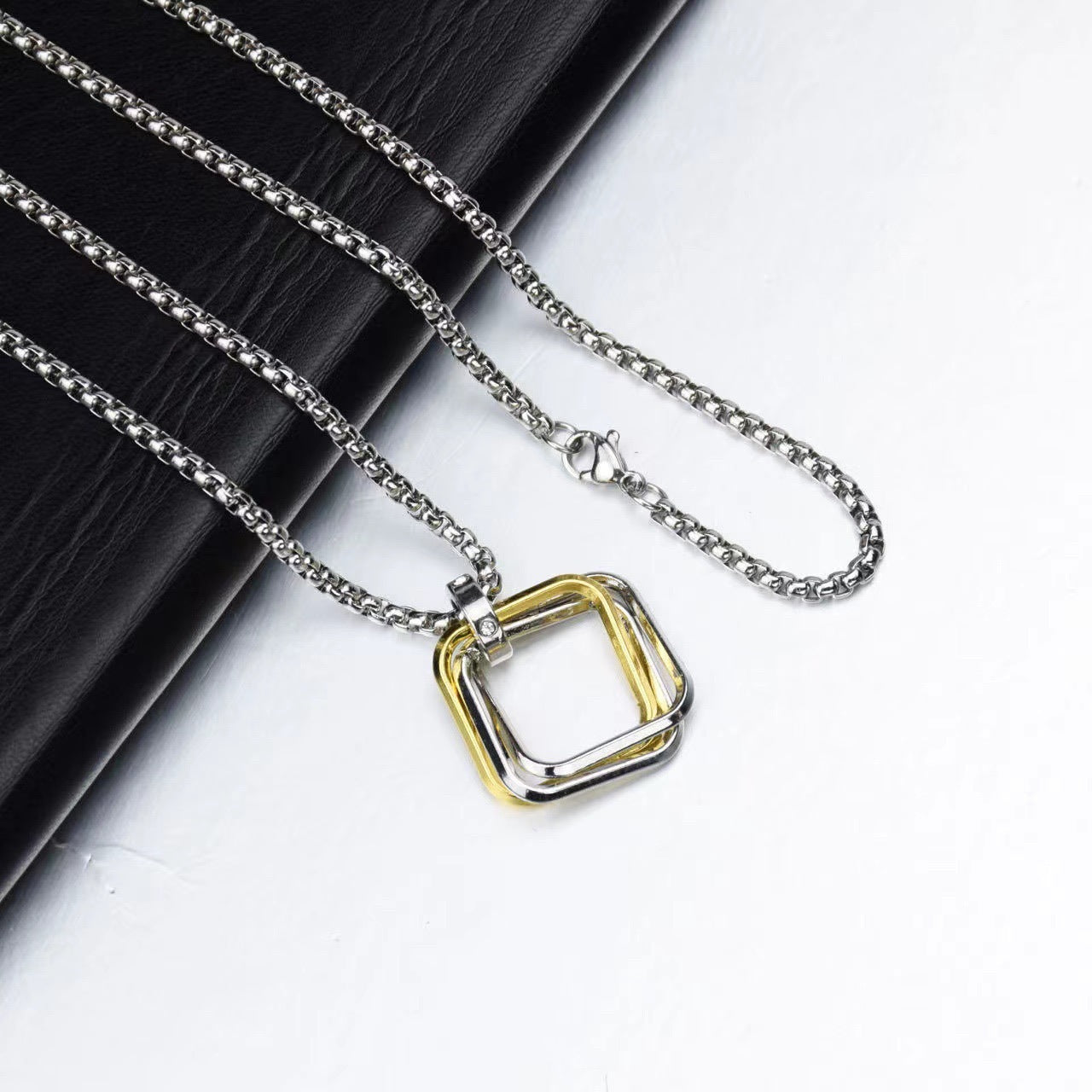 Wholesale Modern Geometric Three-Ring Pendant Necklace,  Alloy,  70cm Box Chain,  Unisex Jewelry Accessory for Resale