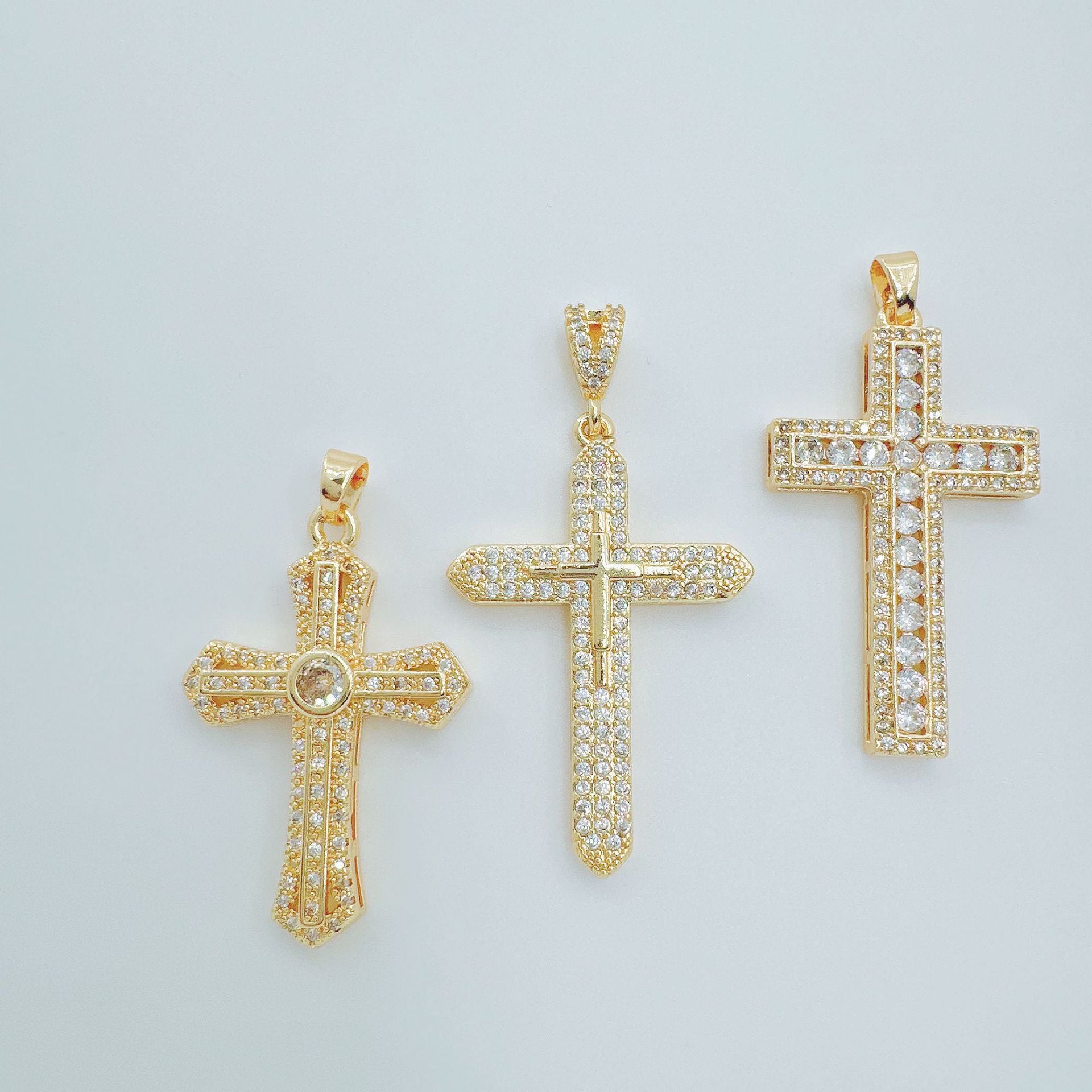 Wholesale Micro-set Gold Plated Cross Pendant Necklace Trendy Jewelry Accessory for Women