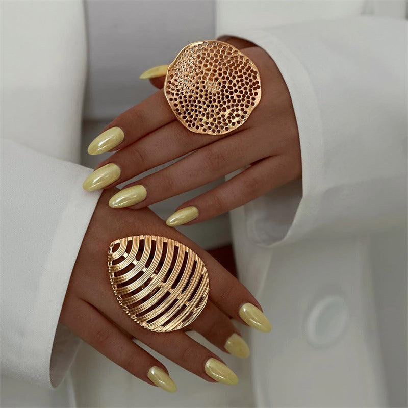 Wholesale Geometric flower pearl metal hollow ring