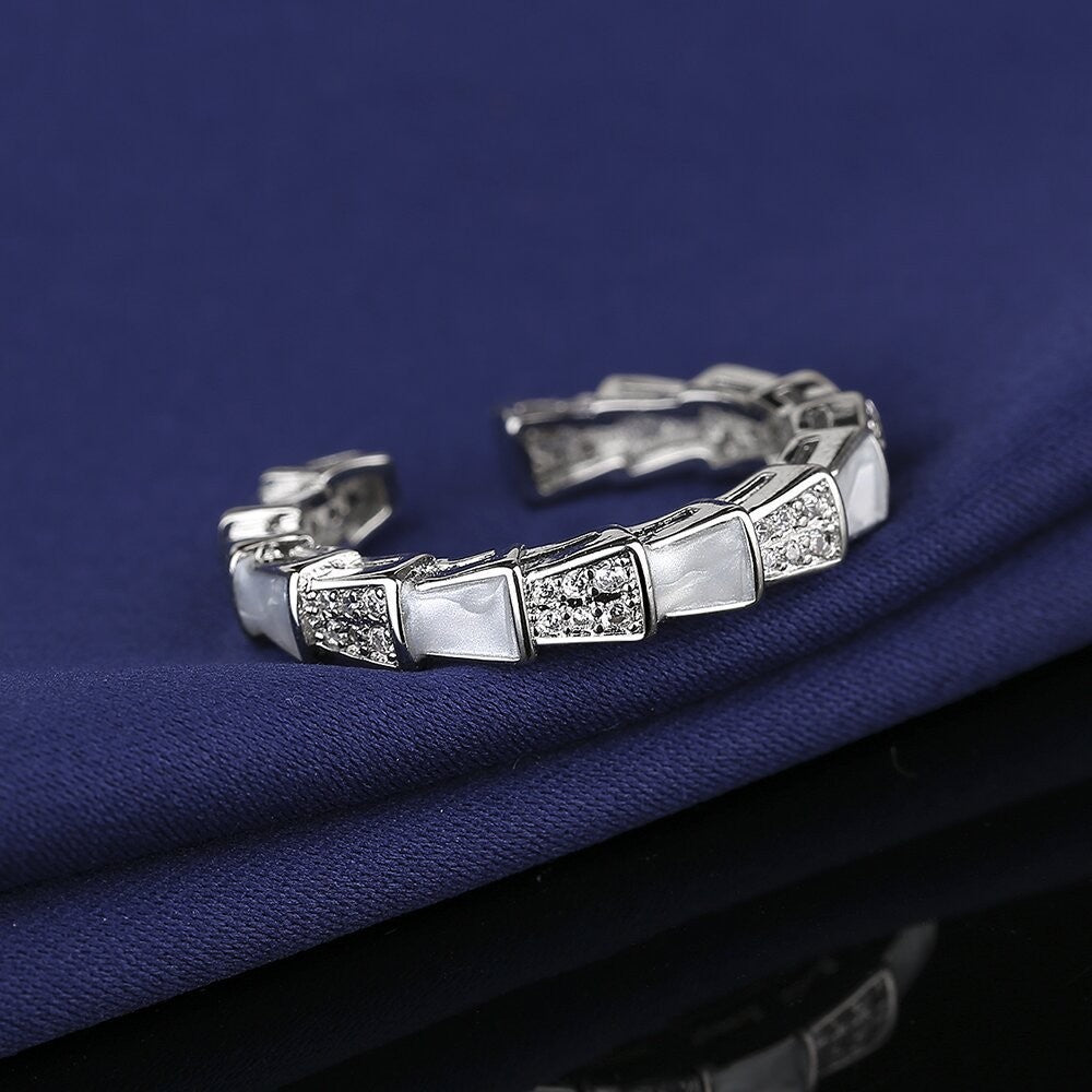Wholesale Snake Bone Design Open Ring Gold Plated Copper with Crystal Accents Fashion Jewelry Gift