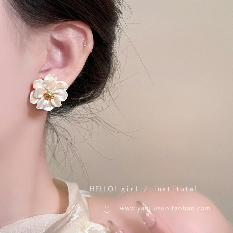 Wholesale Imitation Pearl Camellia Earrings for Women,  Elegant Floral Stud Earrings,  Trendy Boutique Resale Jewelry