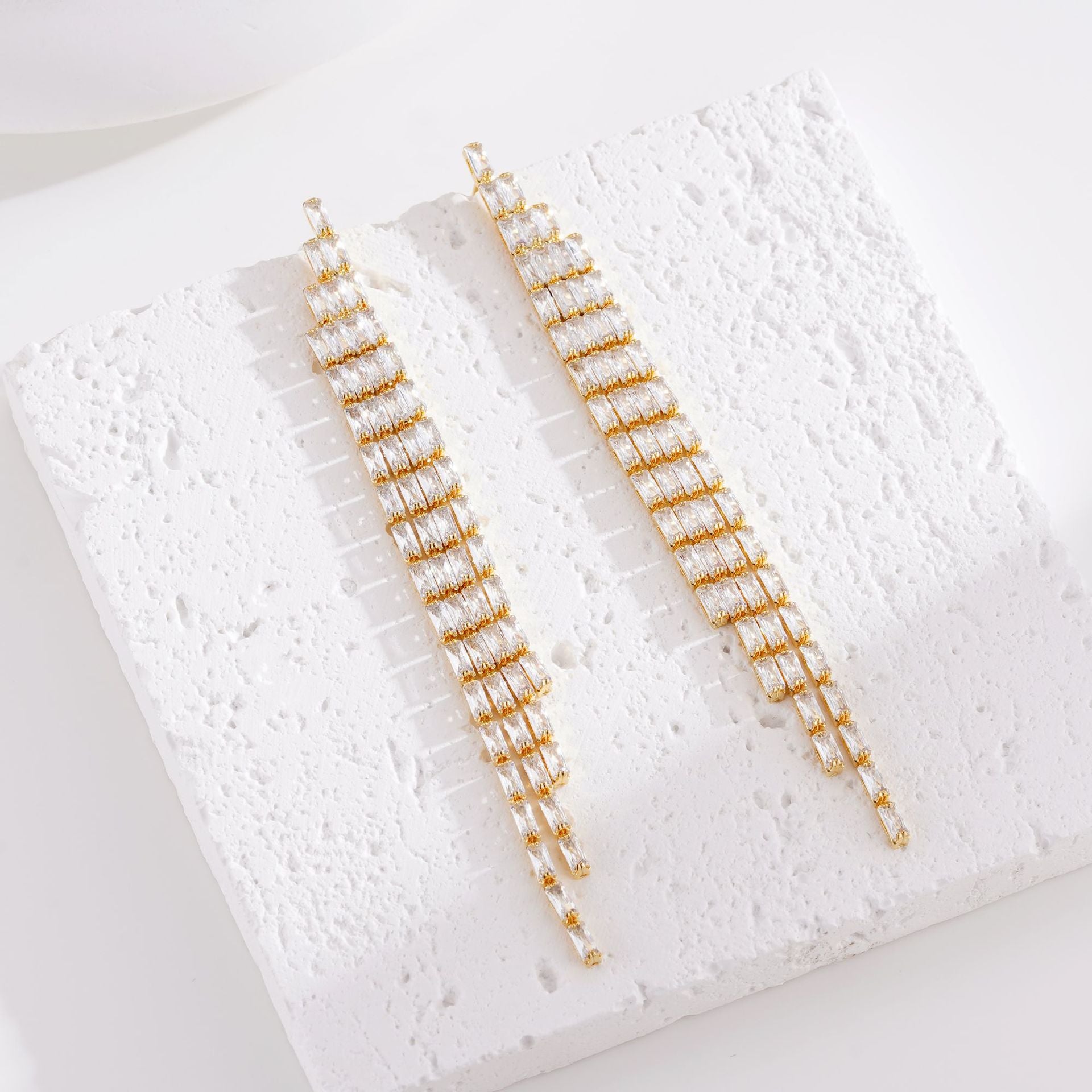 Wholesale  Long Zircon Tassel Earrings Full Diamond Light Luxury Golden Silver Needle Tassel Earrings