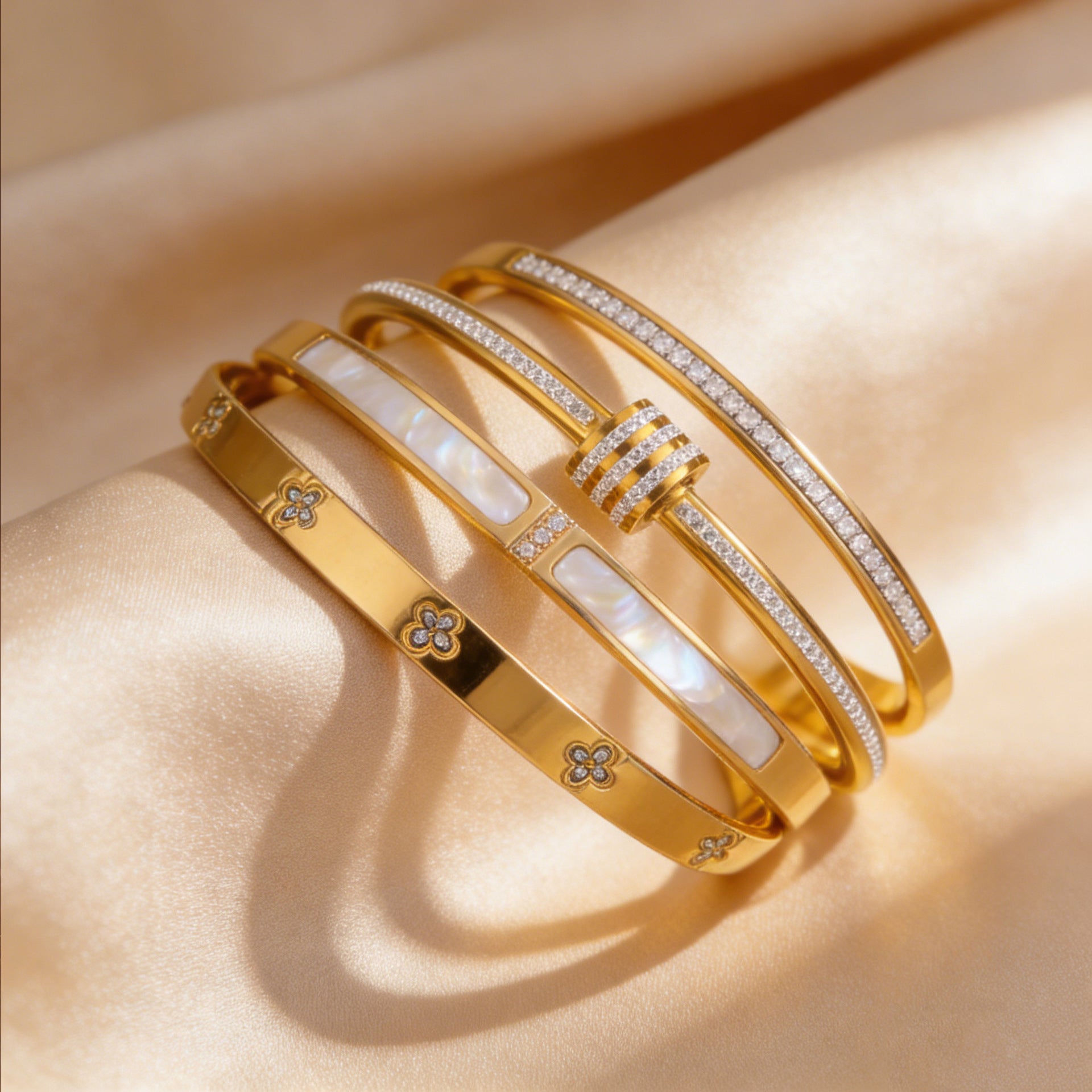 Wholesale Stainless Steel 18K Gold Plated Geometric Bracelet with White Shell Rhinestone Boutique Resale