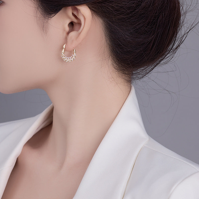 Wholesale Light Luxury Pearl Ear Cuffs Chic Fashion Accessory for Everyday Wear Gift
