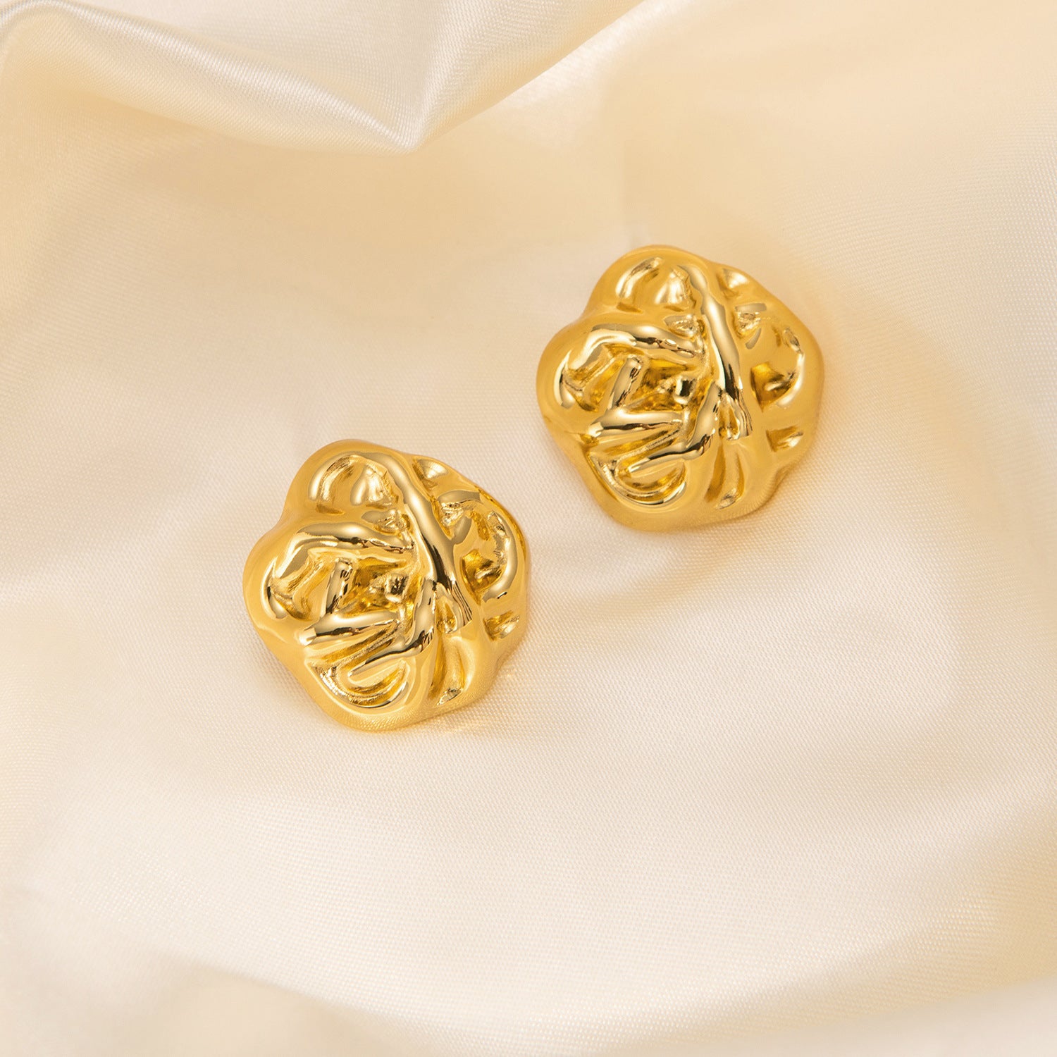 Wholesale Retro geometric earrings creative stainless steel round love pleated earrings