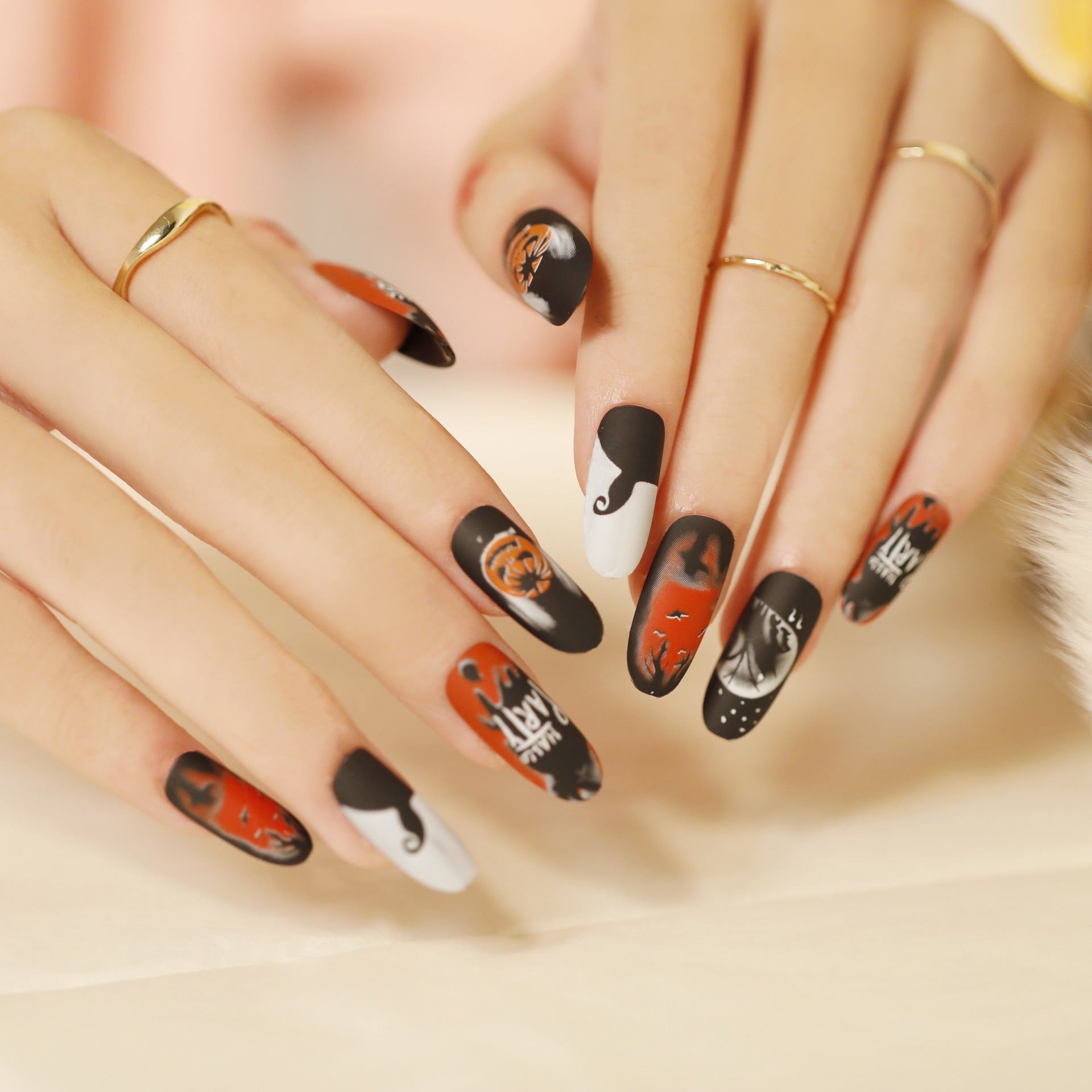 Wholesale 24 Pieces/box Halloween Round Nail Press-on Nails Kits Nail Stickers ACC-NS-LeFan031