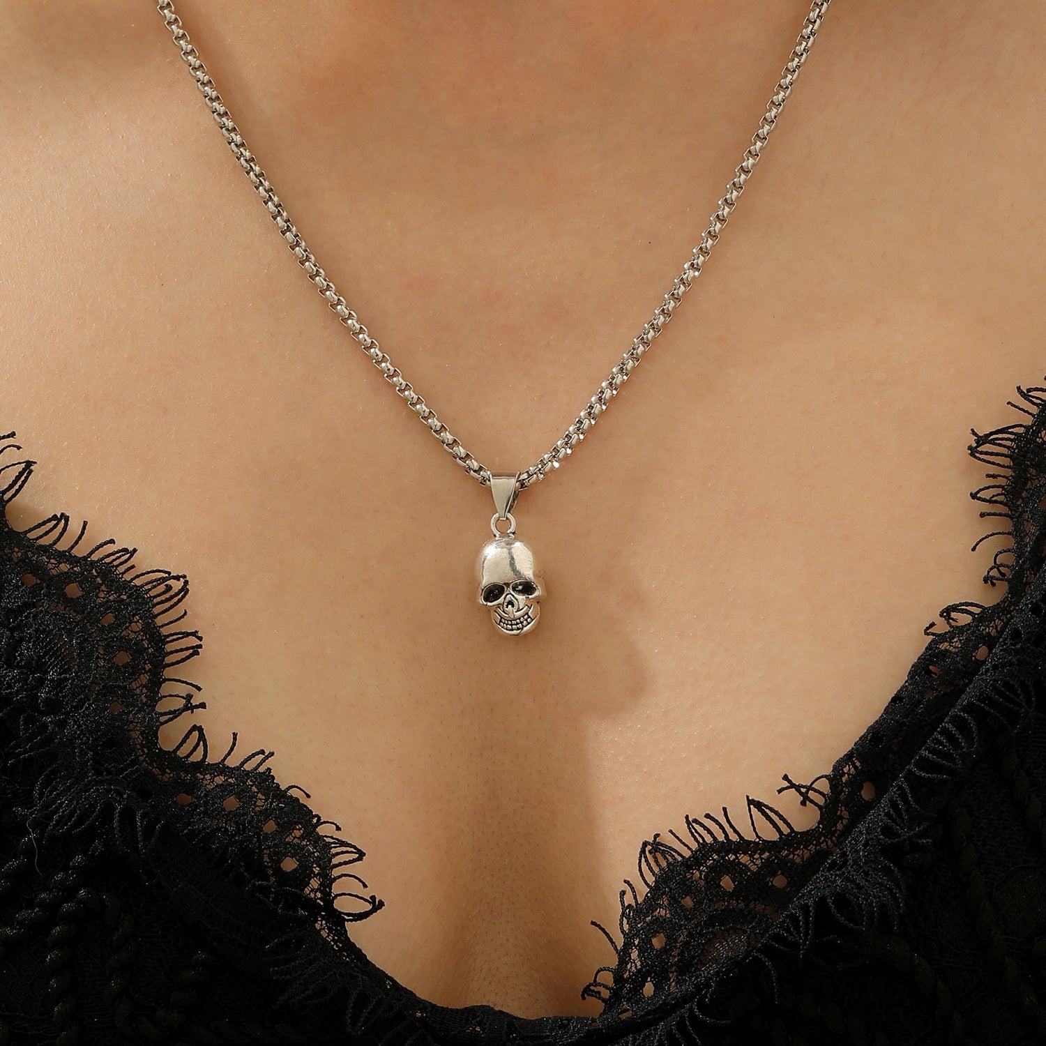 Wholesale  Punk Skull  Web Pendant Necklace,  Zinc Alloy,  Fashion Jewelry Accessory,  Boutique Resale Gift