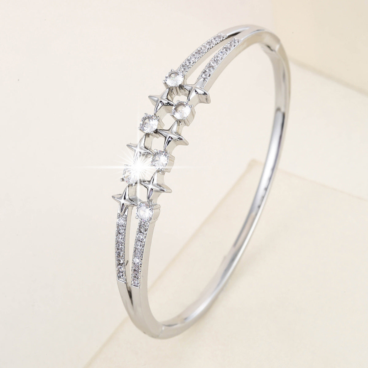 Wholesale  Light Luxury High Quality Diamond Snake Head Flower Star Opening Bracelet