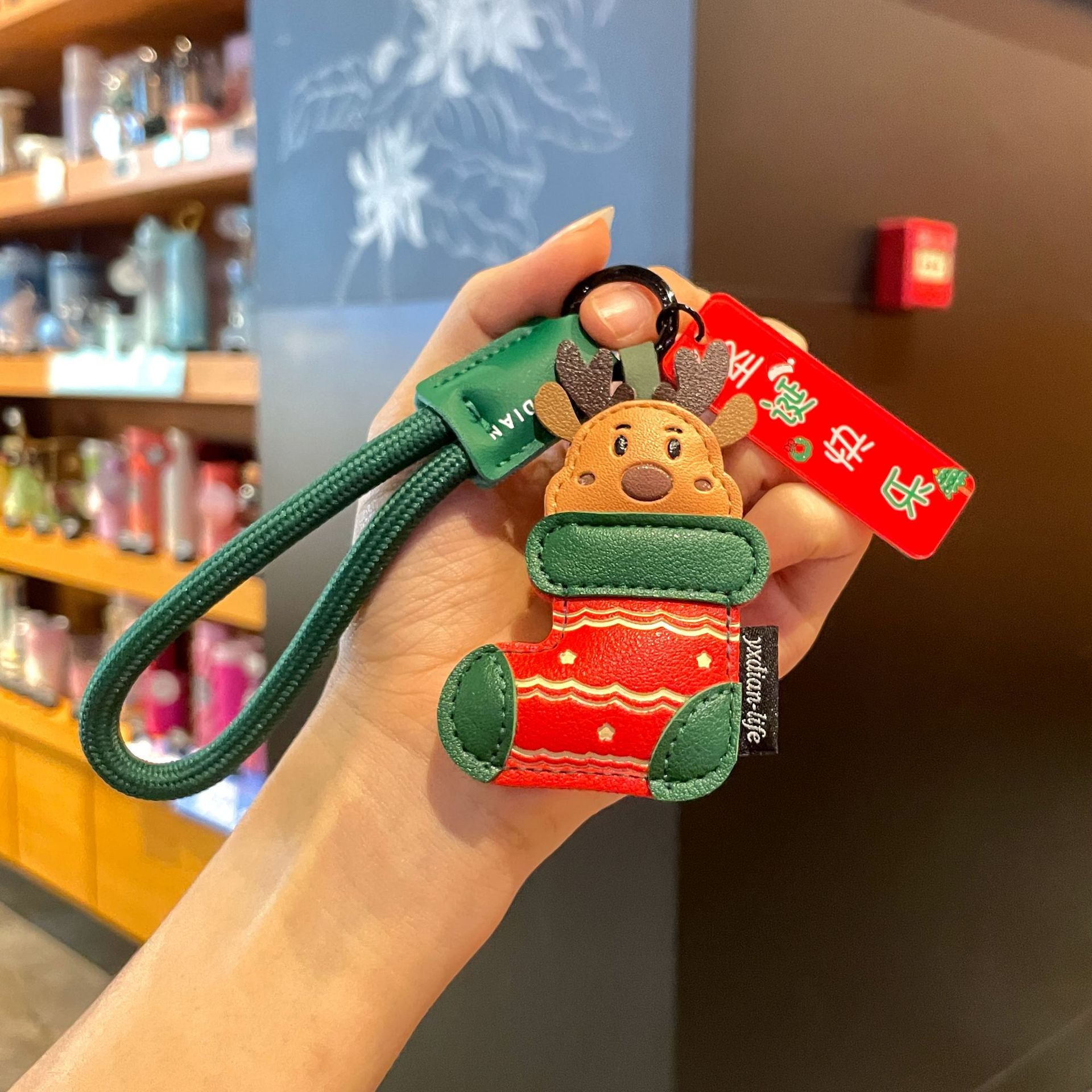 Wholesale Christmas decoration leather  keychain cute cartoon exquisite keychain