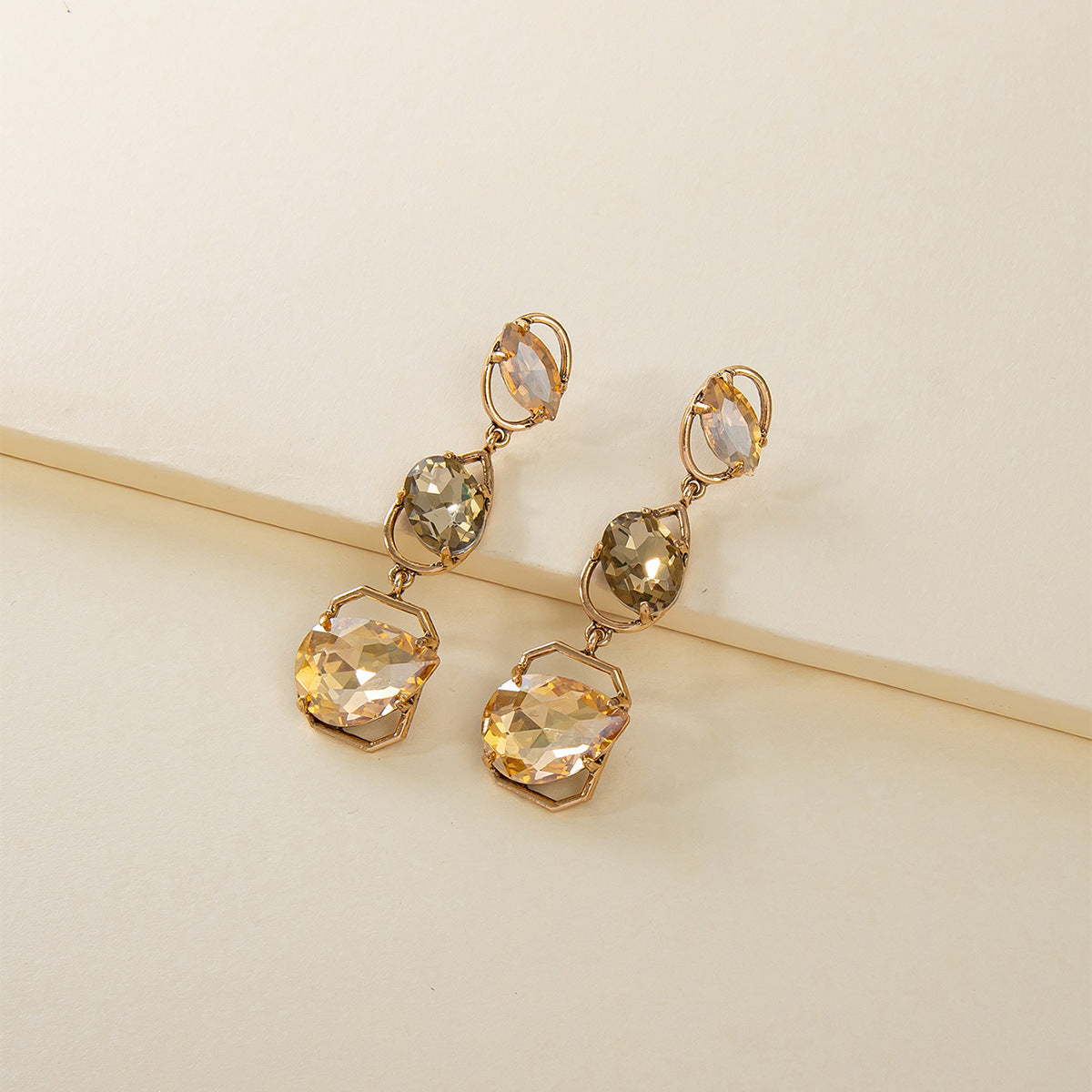 Wholesale Retro Rhinestone Drop Earrings for Women Fashion Accessory Gift