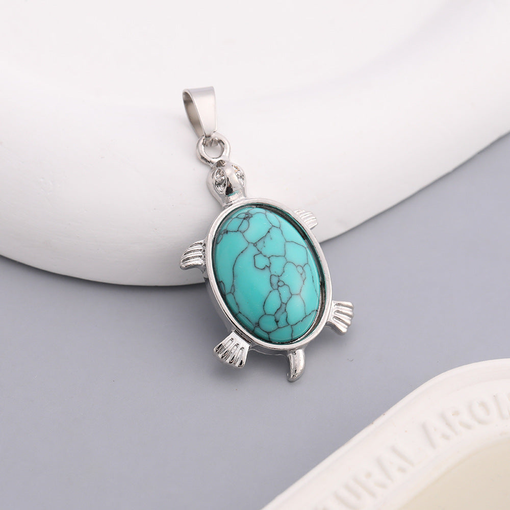 Wholesale Natural color crystal small turtle pendant