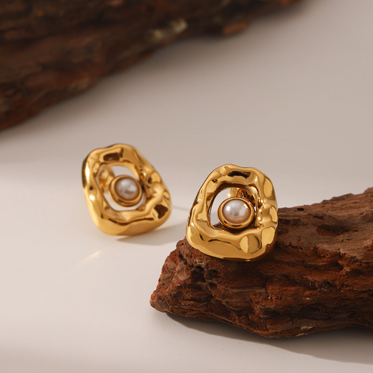 Wholesale stainless steel 18k gold pearl volcanic lava pattern geometric  earrings