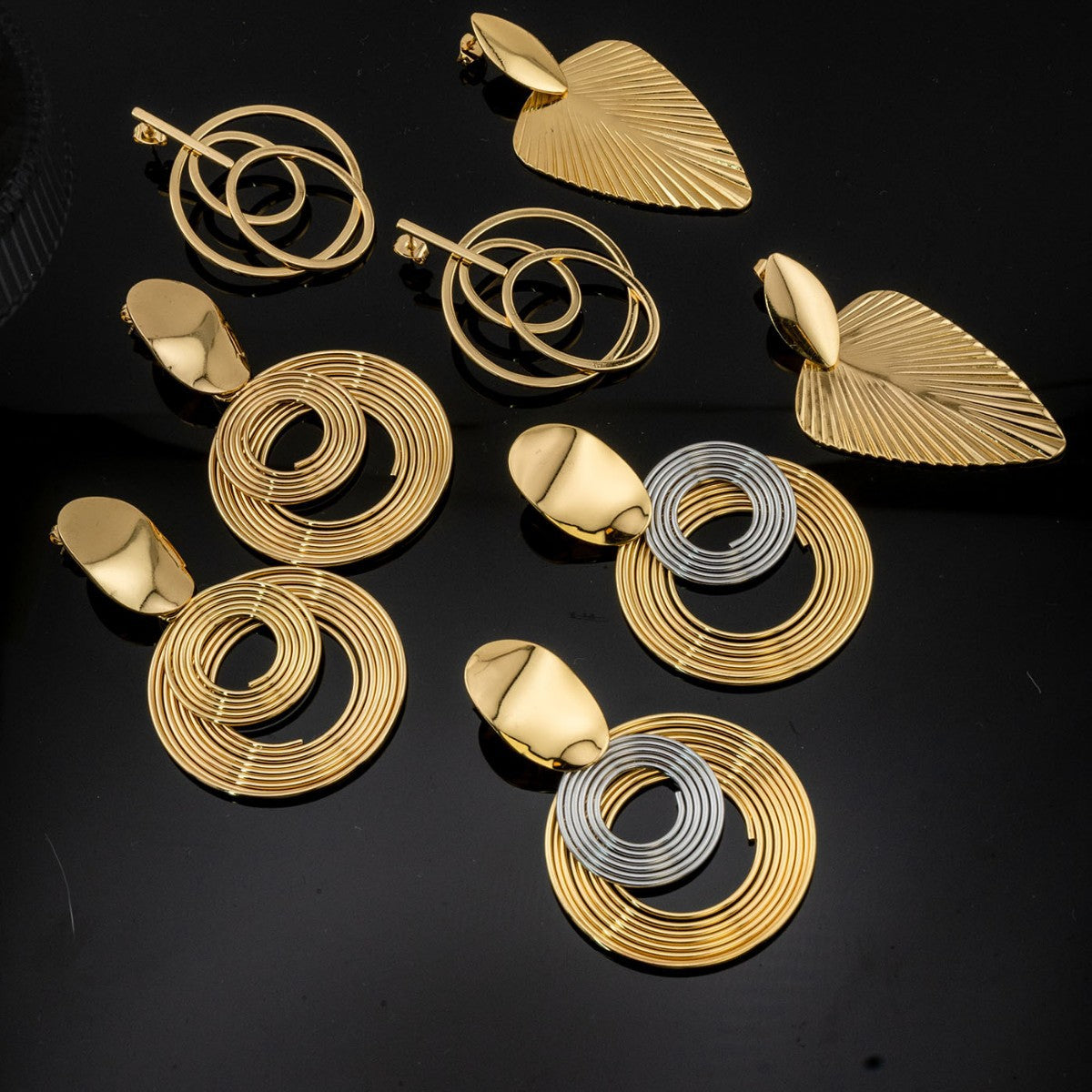 Wholesale Trendy Geometric Stainless Steel Women S Earrings Irregular Round Disc Ear Studs Everyday Jewelry Accessory