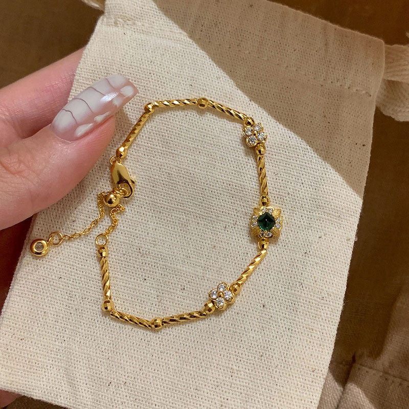 Wholesale Gold Plated Alloy Flower Bracelet,  Sparkly Green Zircon Four-Leaf Clover Design,  Jewelry Accessory for Women Everyday Wear